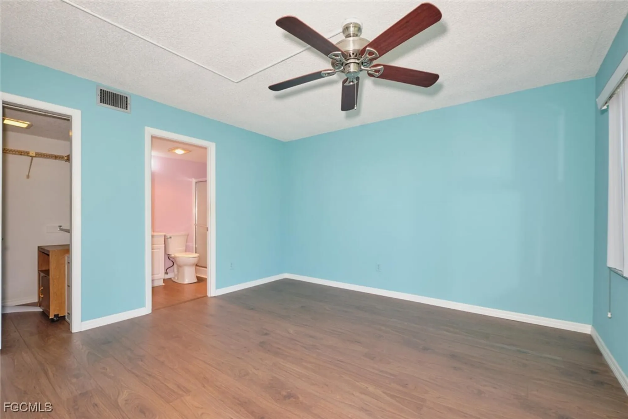 Property Slideshow image 12 of 30 | 1747 pebble beach dr 208, Fort Myers, FL, 33907