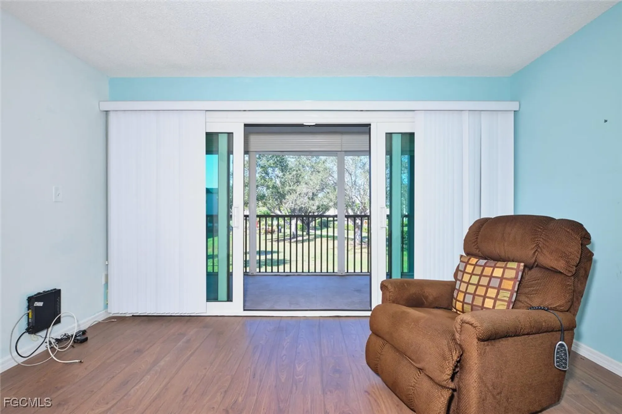 Property Slideshow image 8 of 30 | 1747 pebble beach dr 208, Fort Myers, FL, 33907