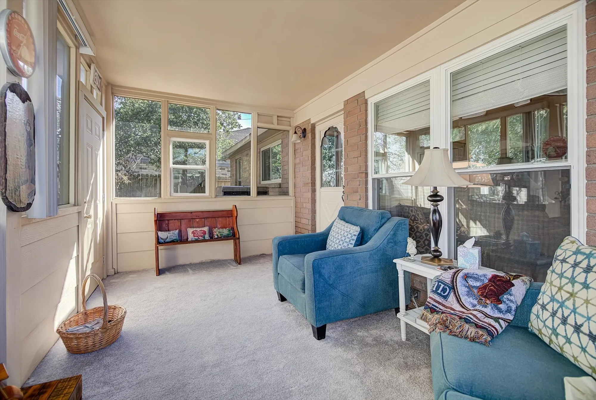 Property Slideshow image 27 of 37 | 611 e larkspur cir, Pearland, TX, 77584