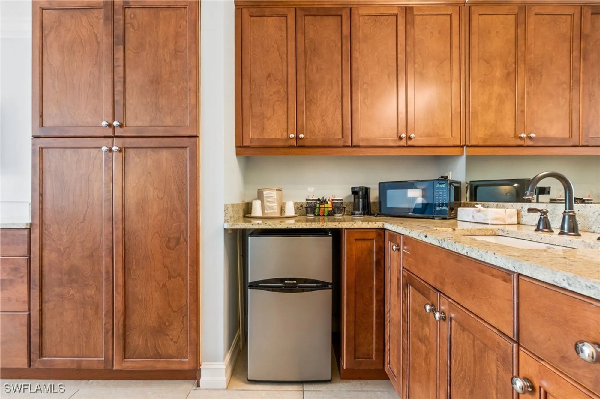 Property Slideshow image 15 of 27 | 2555 9th st n # 204, Naples, FL, 34103