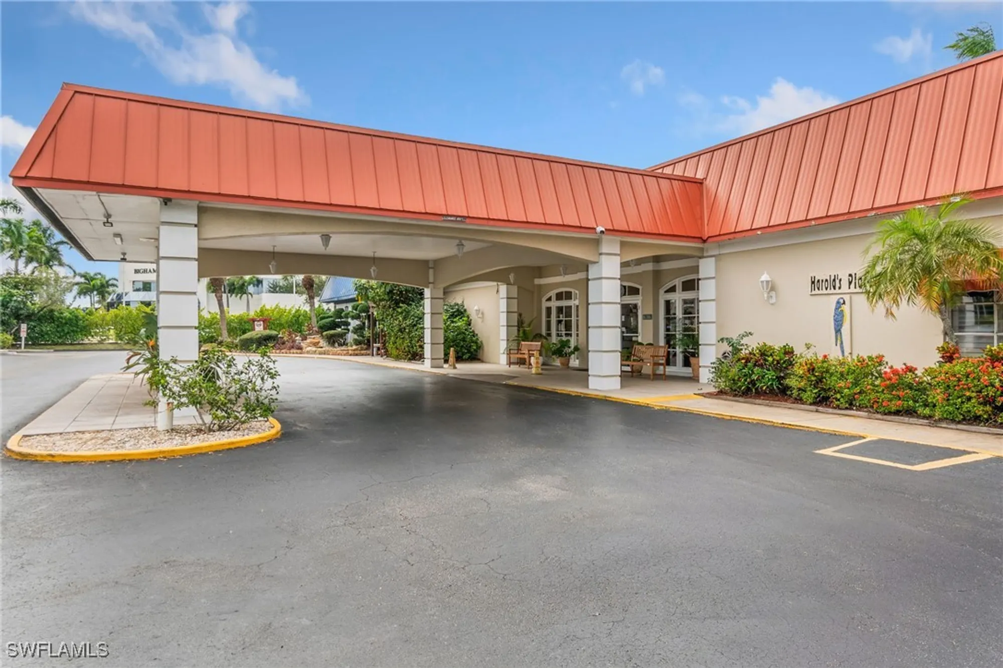 Property Slideshow image 26 of 27 | 2555 9th st n # 204, Naples, FL, 34103