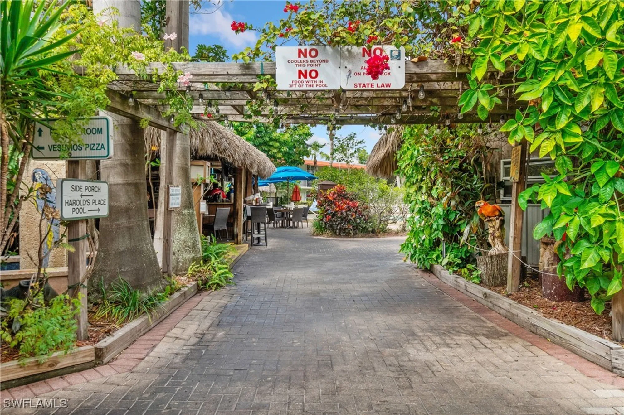 Property Slideshow image 7 of 27 | 2555 9th st n # 204, Naples, FL, 34103