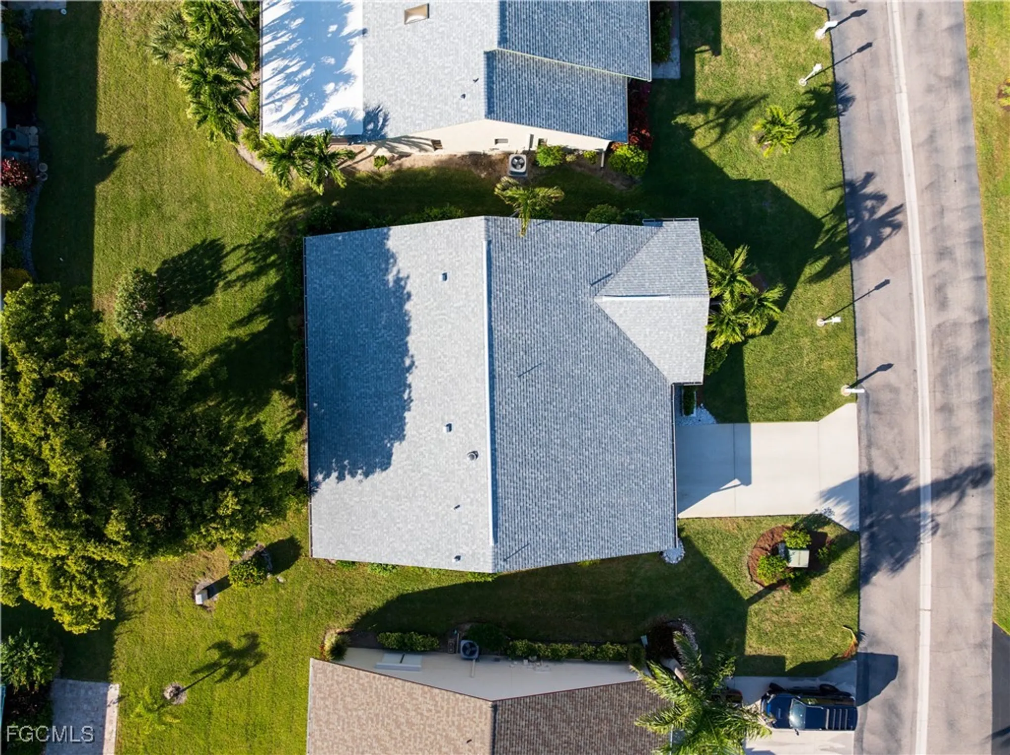 Property Slideshow image 35 of 48 | 11235 caravel cir, Fort Myers, FL, 33908