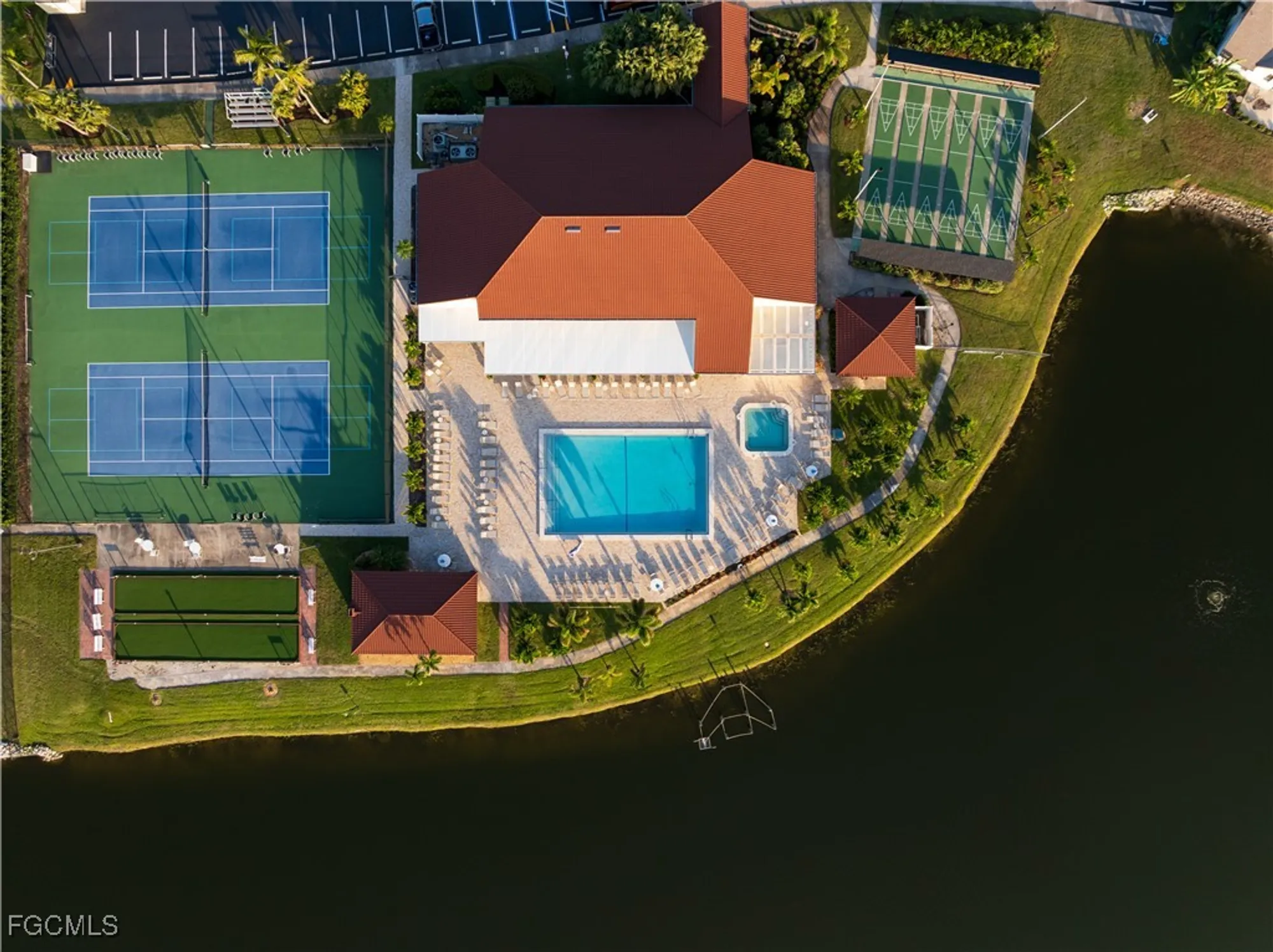 Property Slideshow image 36 of 48 | 11235 caravel cir, Fort Myers, FL, 33908