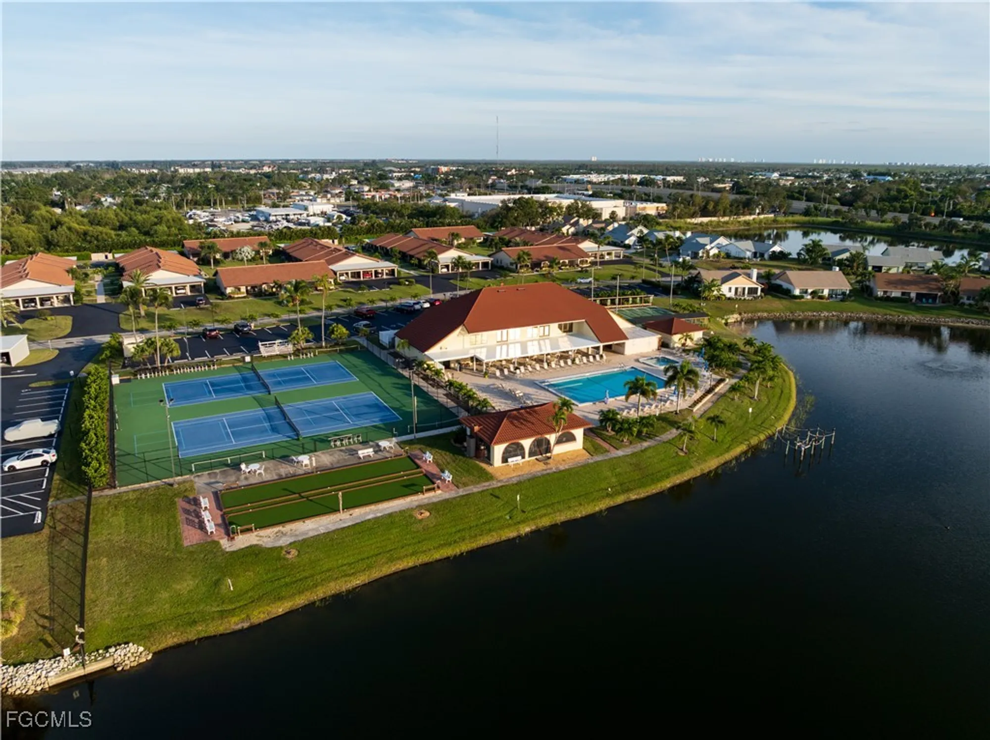 Property Slideshow image 38 of 48 | 11235 caravel cir, Fort Myers, FL, 33908