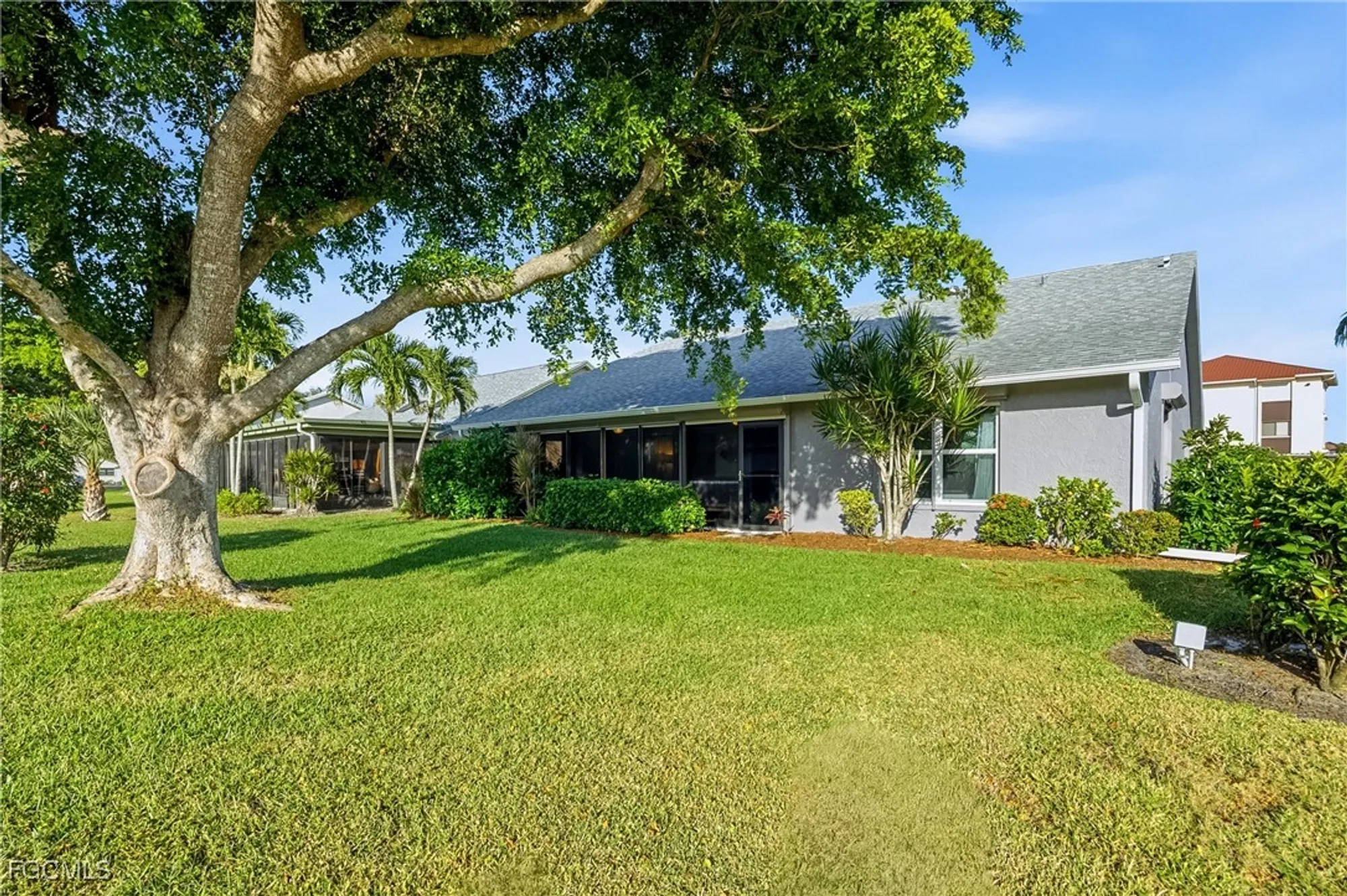 Property Slideshow image 31 of 48 | 11235 caravel cir, Fort Myers, FL, 33908