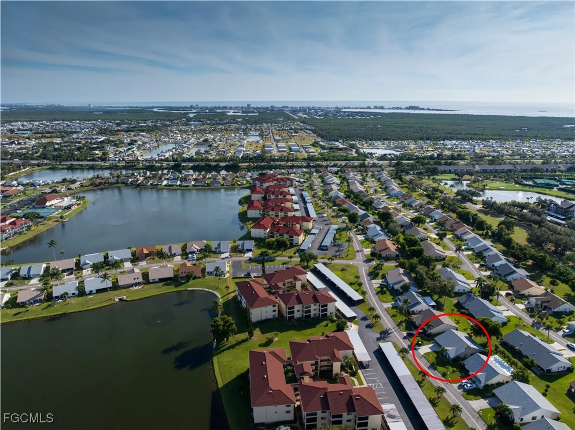 Property Slideshow image 33 of 48 | 11235 caravel cir, Fort Myers, FL, 33908