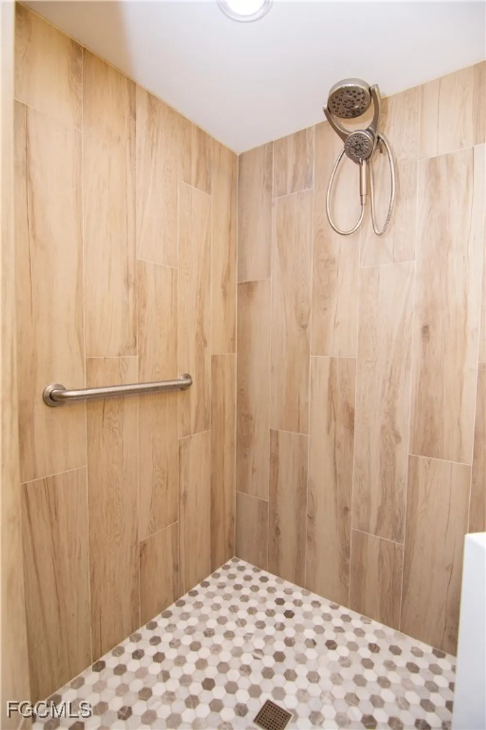 Property Slideshow image 14 of 46 | 10014 sky view way apt 606, Fort Myers, FL, 33913