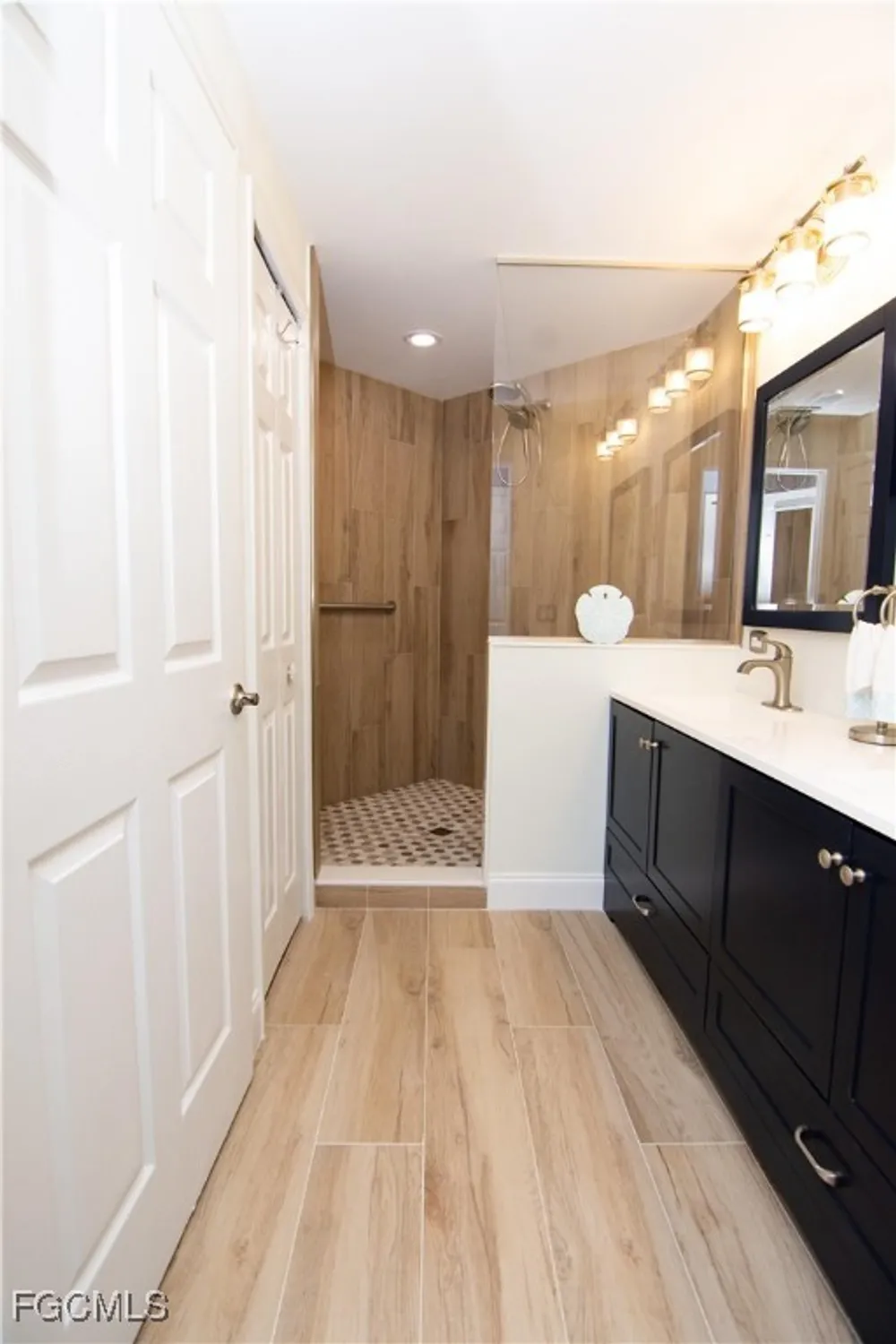 Property Slideshow image 12 of 46 | 10014 sky view way apt 606, Fort Myers, FL, 33913