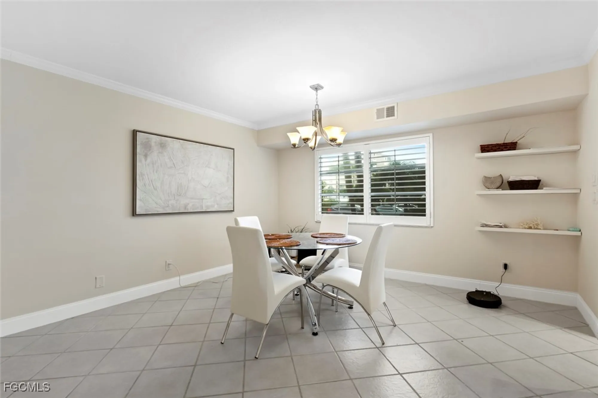 Property Slideshow image 16 of 38 | 2900 gulf shore blvd 111, Naples, FL, 34103