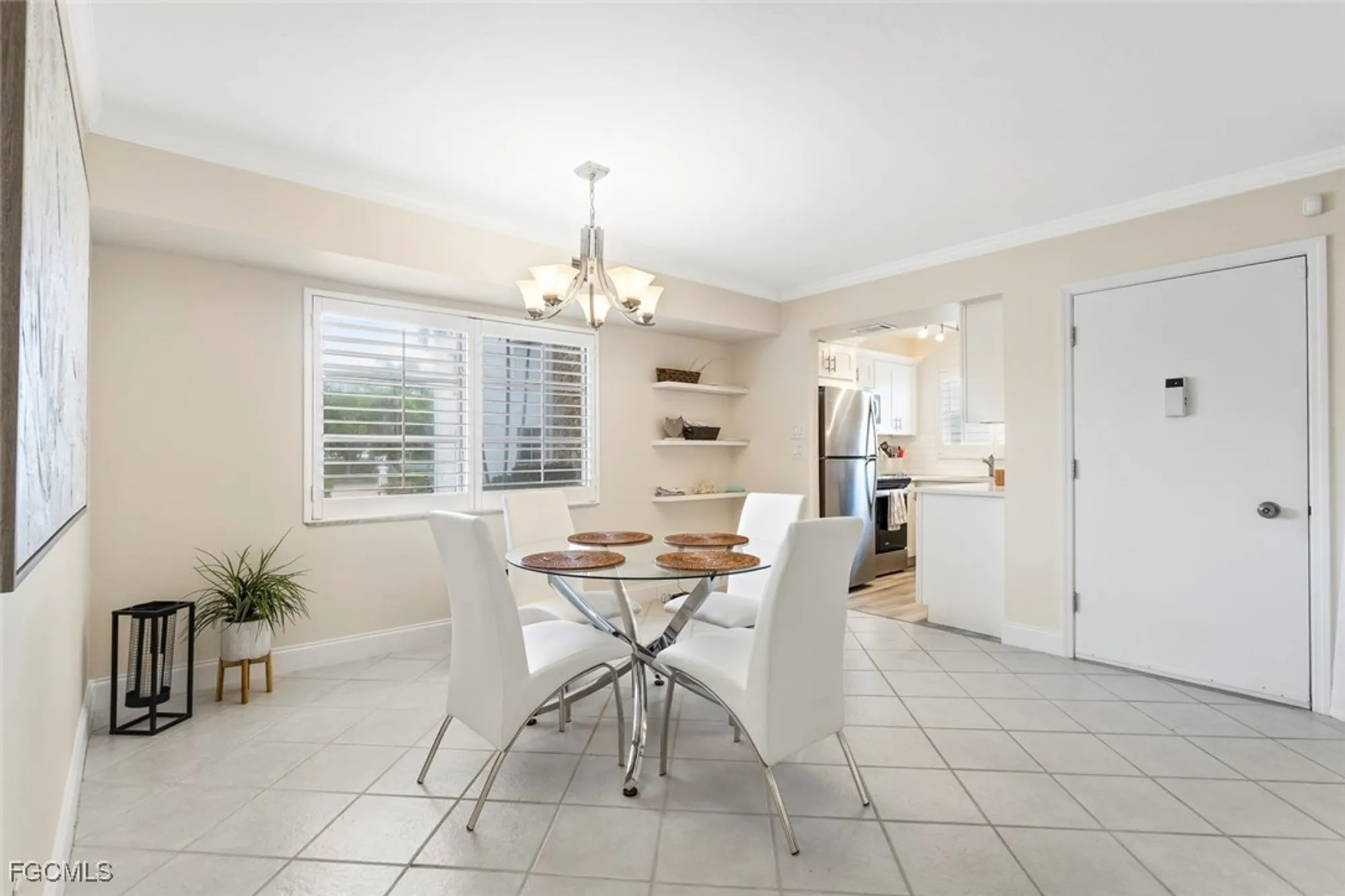 Property Slideshow image 17 of 38 | 2900 gulf shore blvd 111, Naples, FL, 34103
