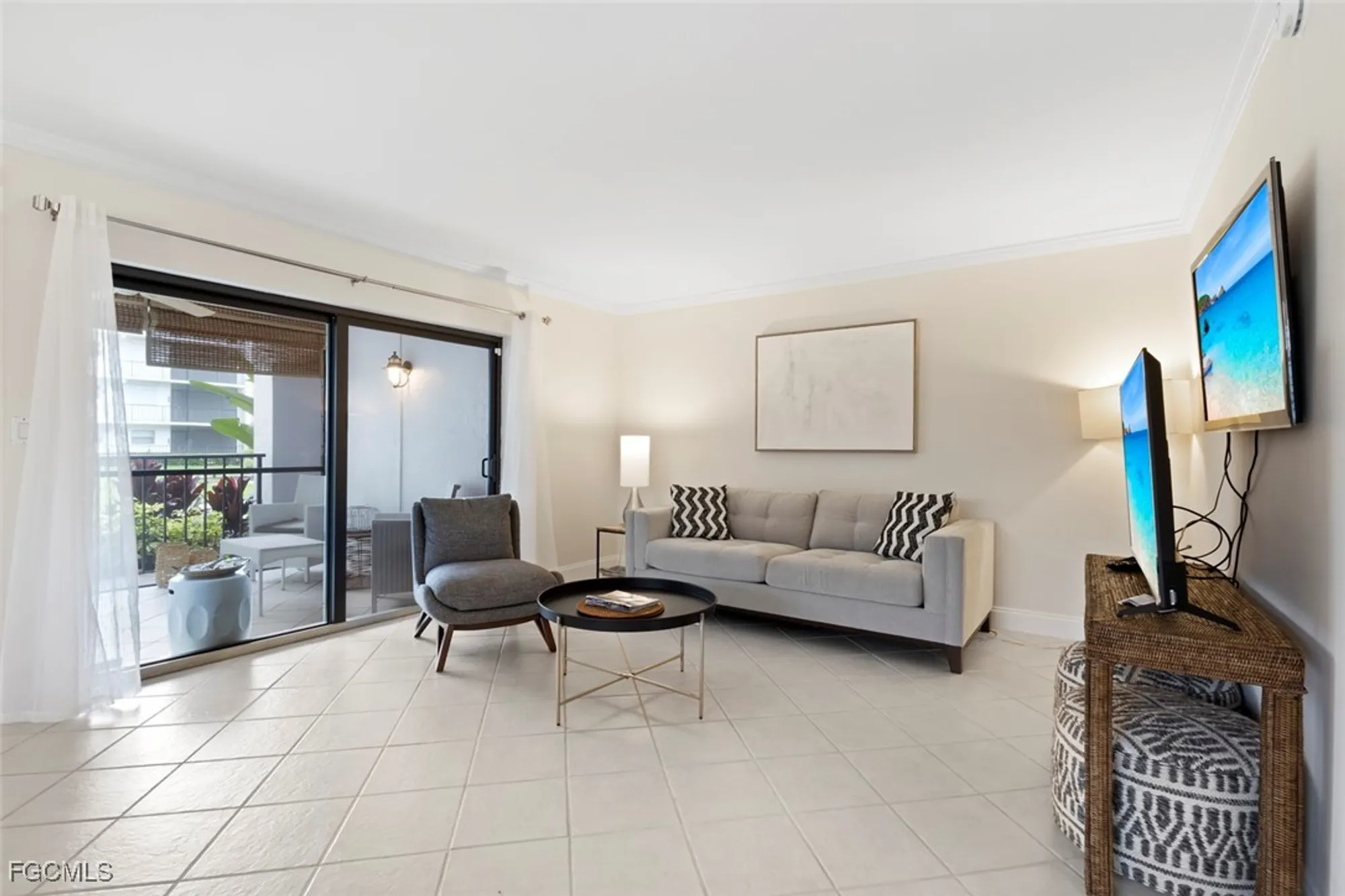 Property Slideshow image 10 of 38 | 2900 gulf shore blvd 111, Naples, FL, 34103