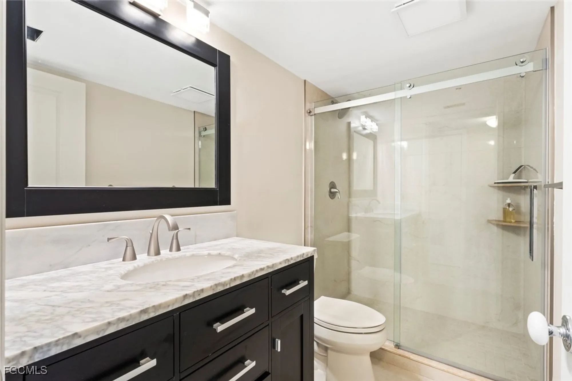 Property Slideshow image 24 of 38 | 2900 gulf shore blvd 111, Naples, FL, 34103