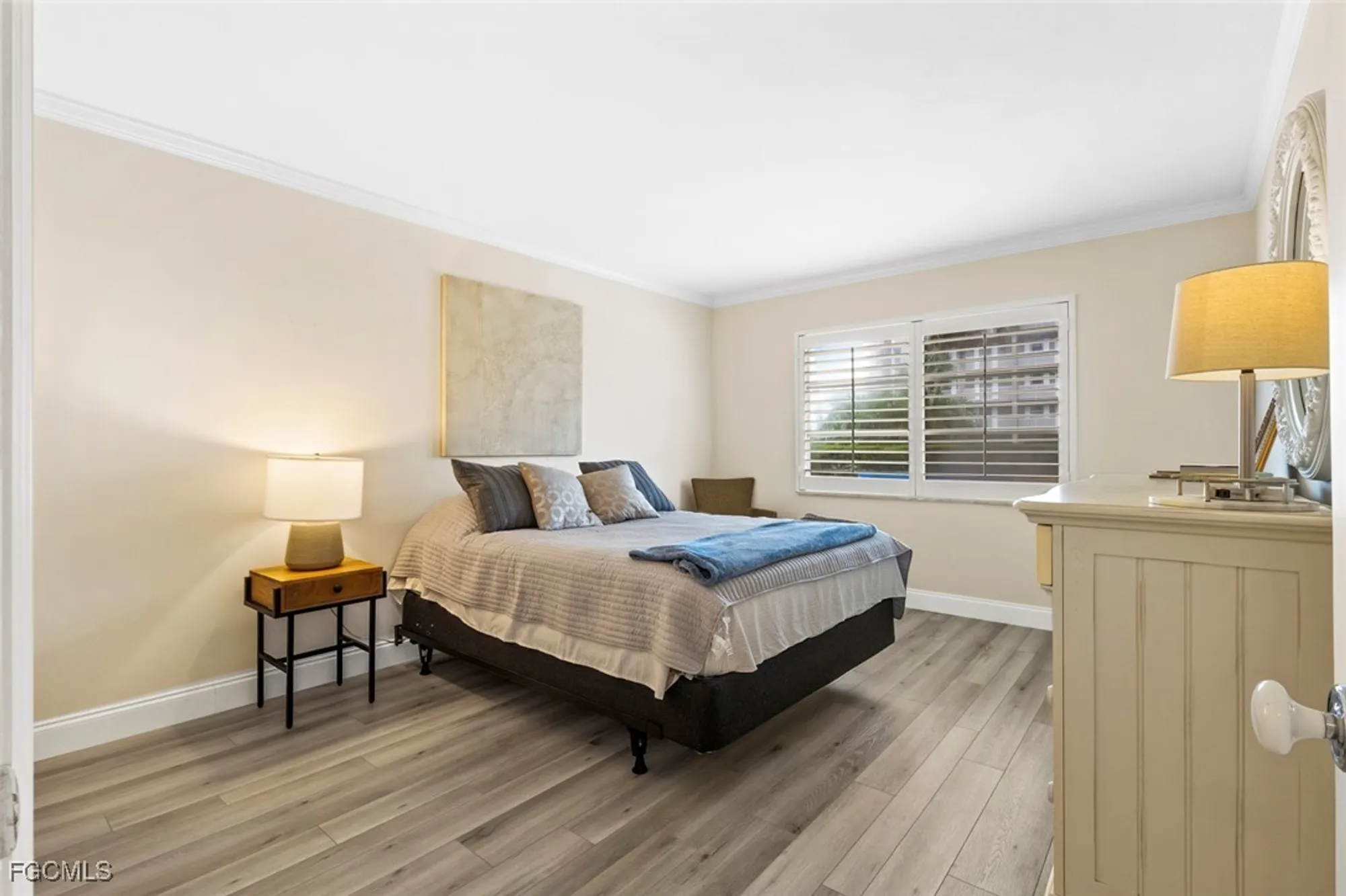 Property Slideshow image 22 of 38 | 2900 gulf shore blvd 111, Naples, FL, 34103