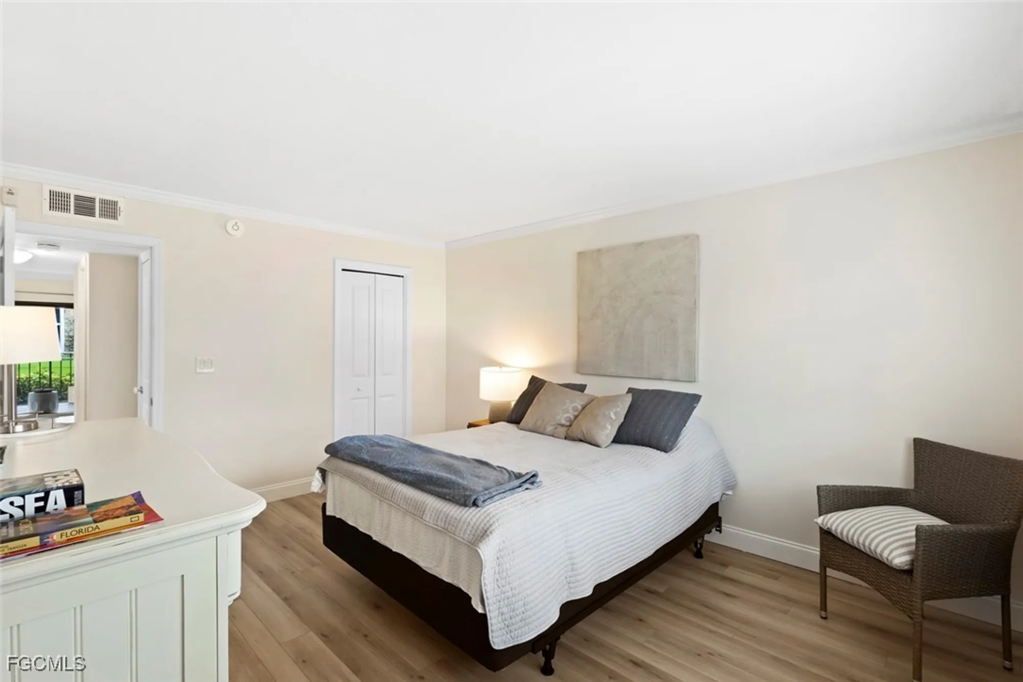 Property Slideshow image 23 of 38 | 2900 gulf shore blvd 111, Naples, FL, 34103