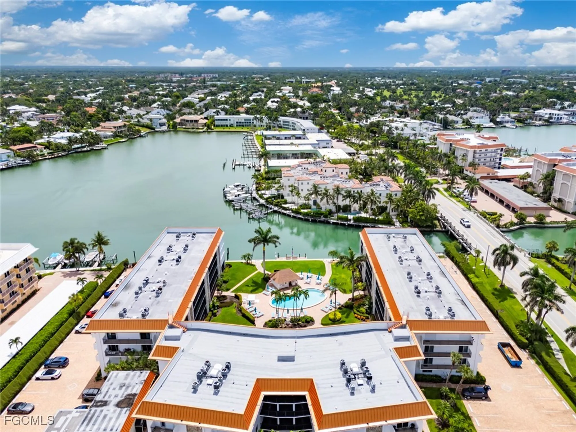 Property Slideshow image 37 of 38 | 2900 gulf shore blvd 111, Naples, FL, 34103