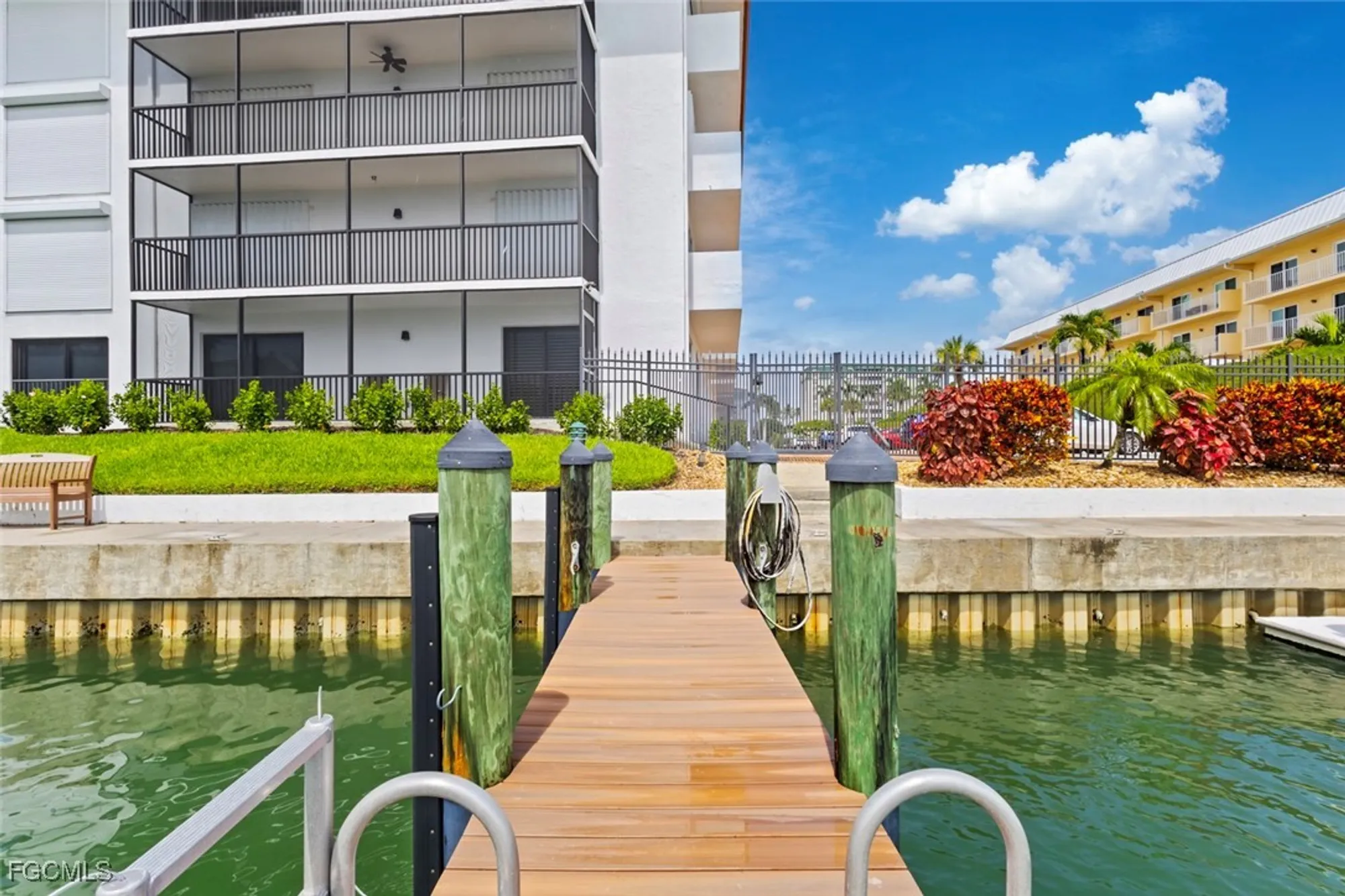 Property Slideshow image 30 of 38 | 2900 gulf shore blvd 111, Naples, FL, 34103