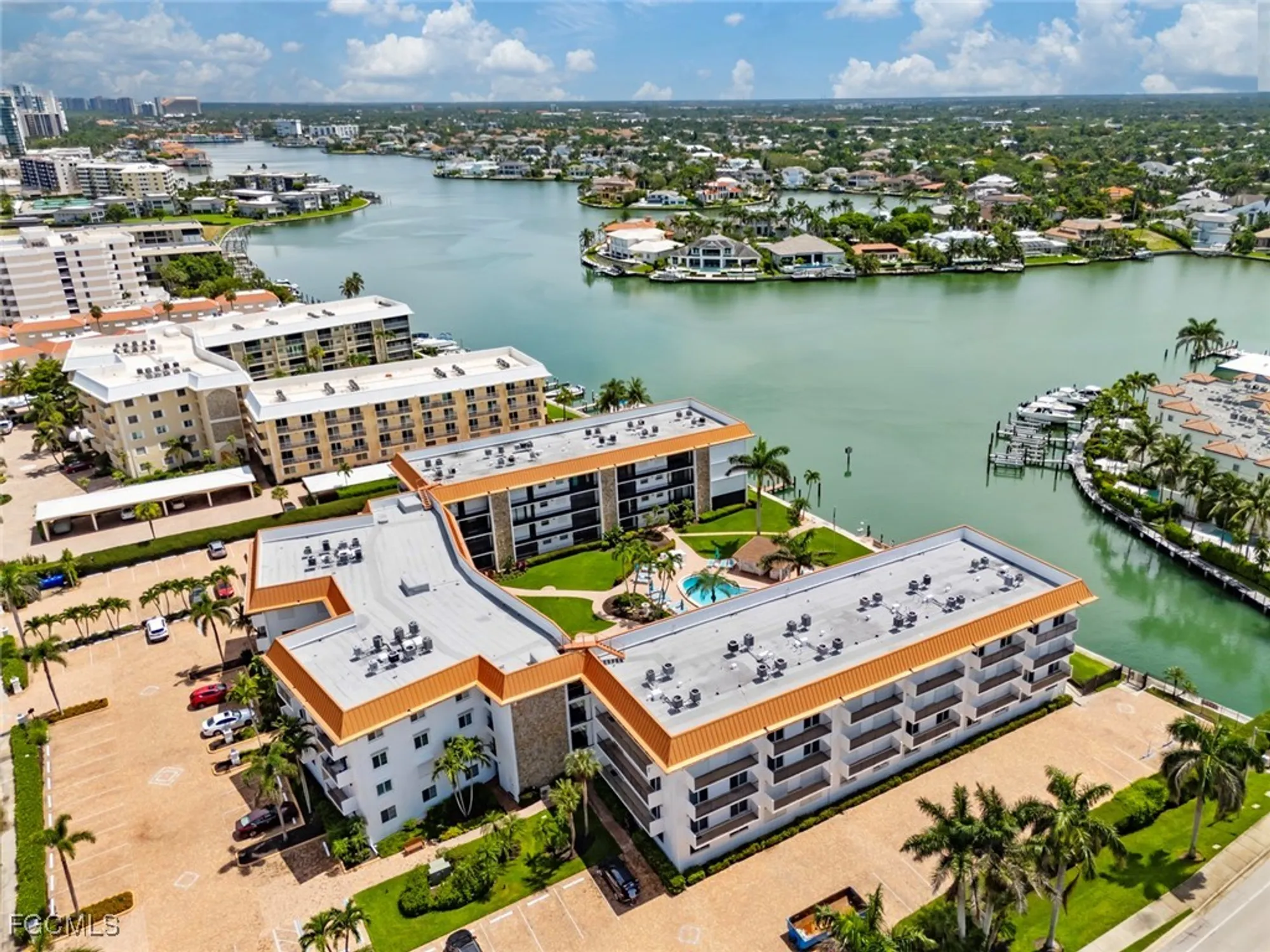 Property Slideshow image 32 of 38 | 2900 gulf shore blvd 111, Naples, FL, 34103