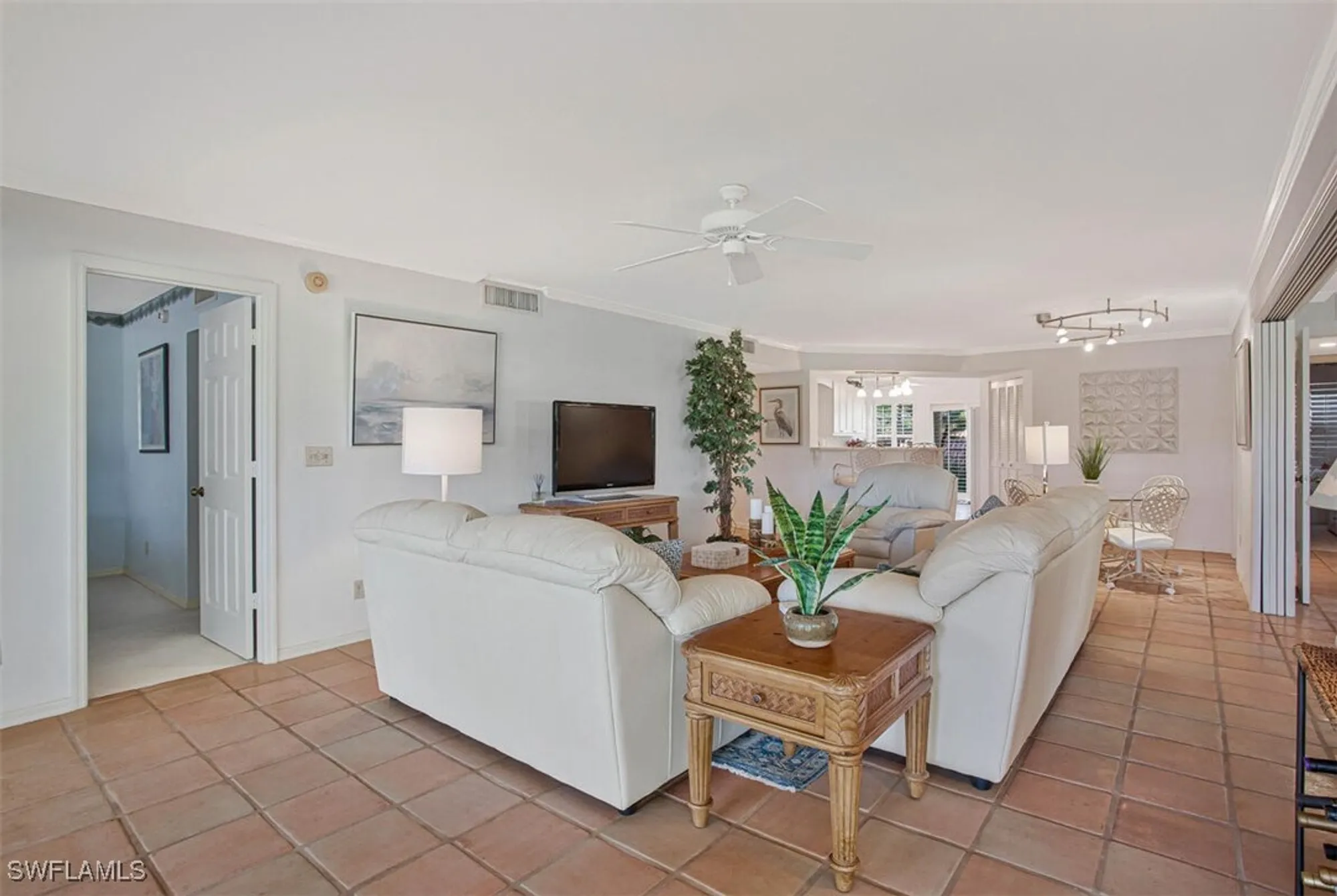 Property Slideshow image 10 of 41 | 5880 via lugano 201, Naples, FL, 34108