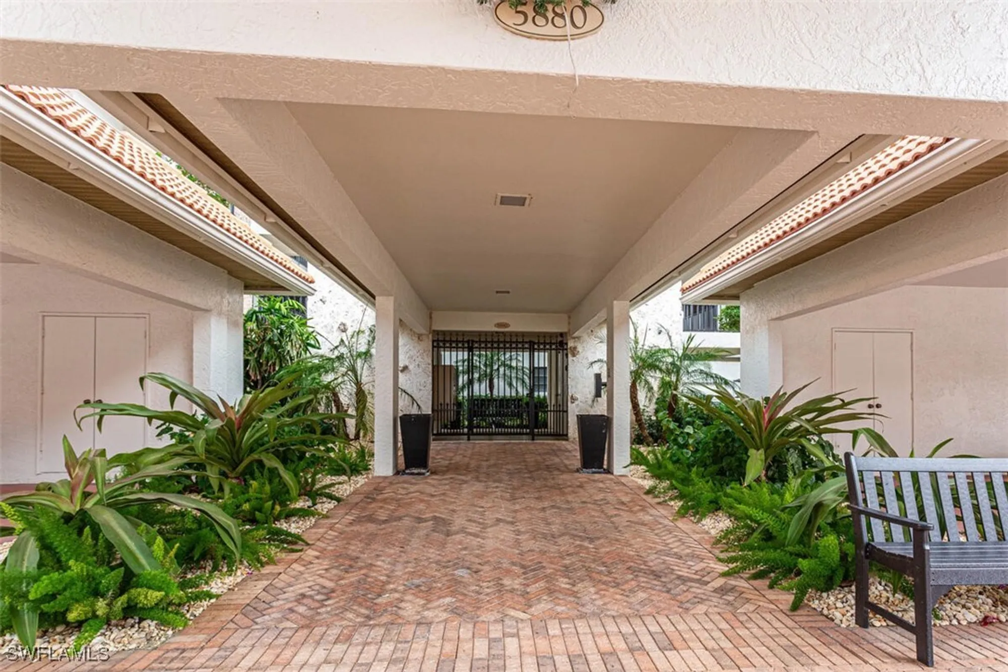 Property Slideshow image 4 of 41 | 5880 via lugano 201, Naples, FL, 34108