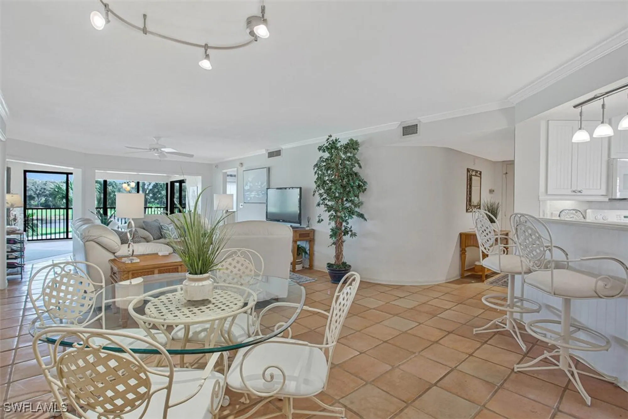 Property Slideshow image 7 of 41 | 5880 via lugano 201, Naples, FL, 34108