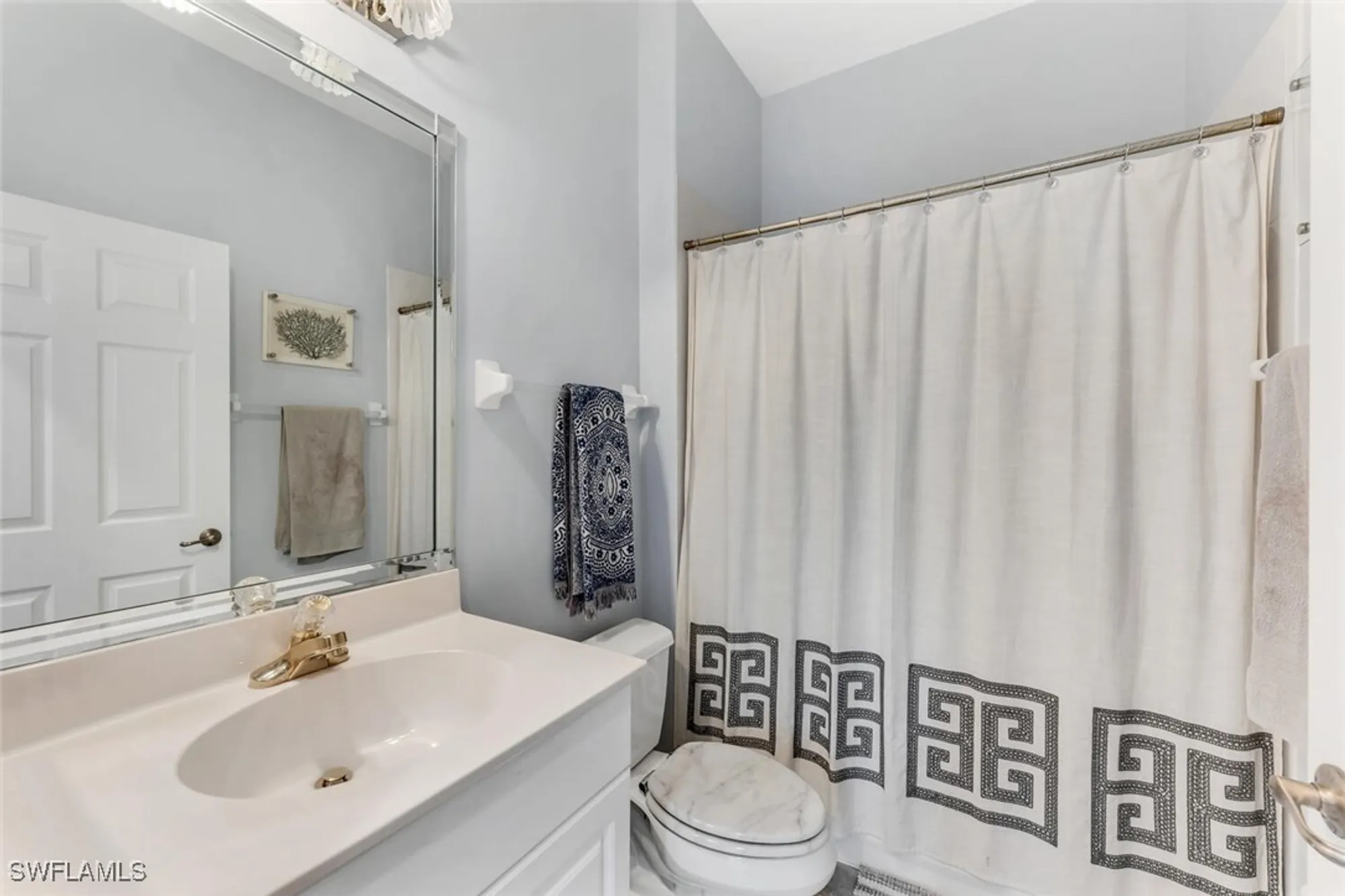 Property Slideshow image 16 of 20 | 608 vintage reserve ln # 24c, Naples, FL, 34119