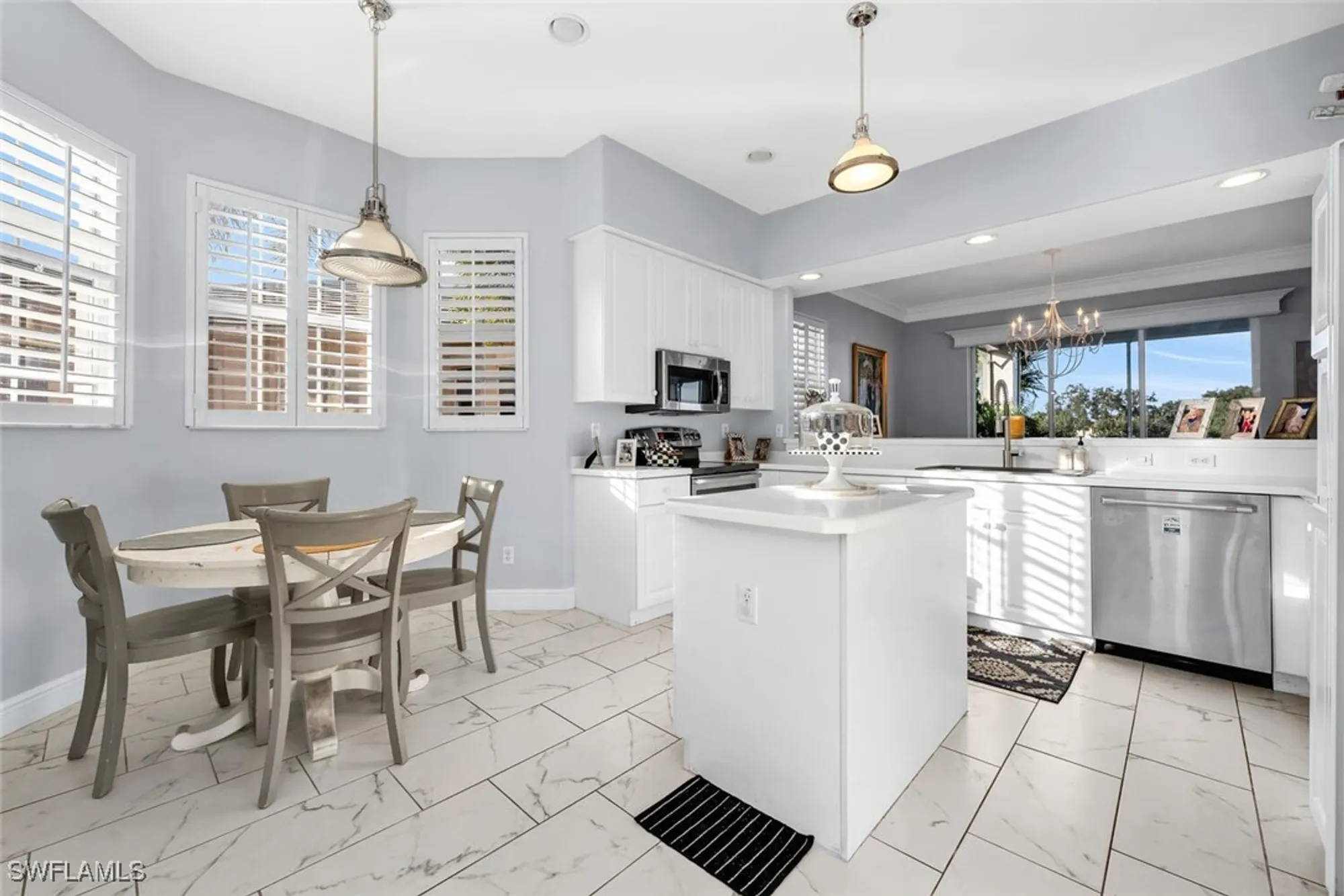 Property Slideshow image 11 of 20 | 608 vintage reserve ln # 24c, Naples, FL, 34119