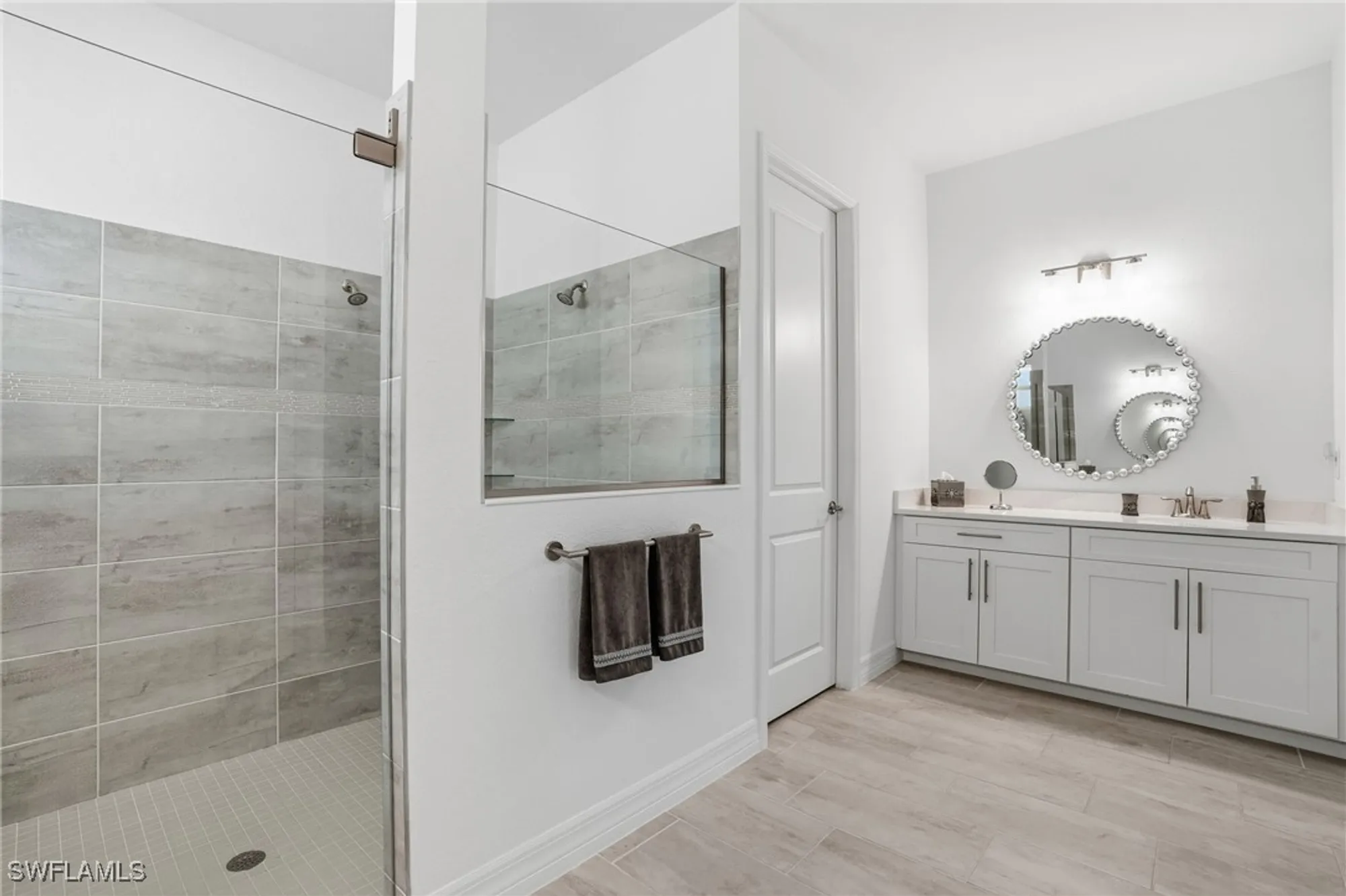 Property Slideshow image 24 of 50 | 13686 blue bay cir, Fort Myers, FL, 33913