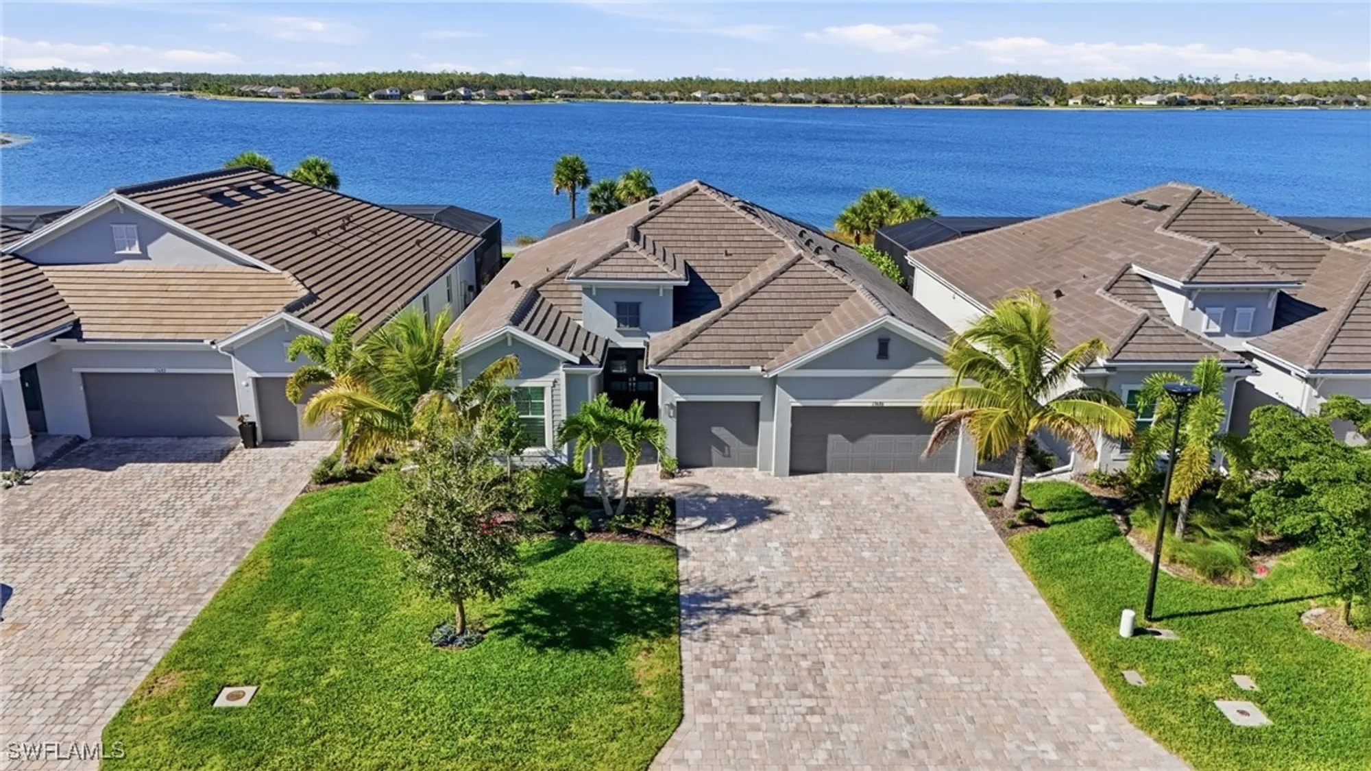 Property Slideshow image 3 of 50 | 13686 blue bay cir, Fort Myers, FL, 33913