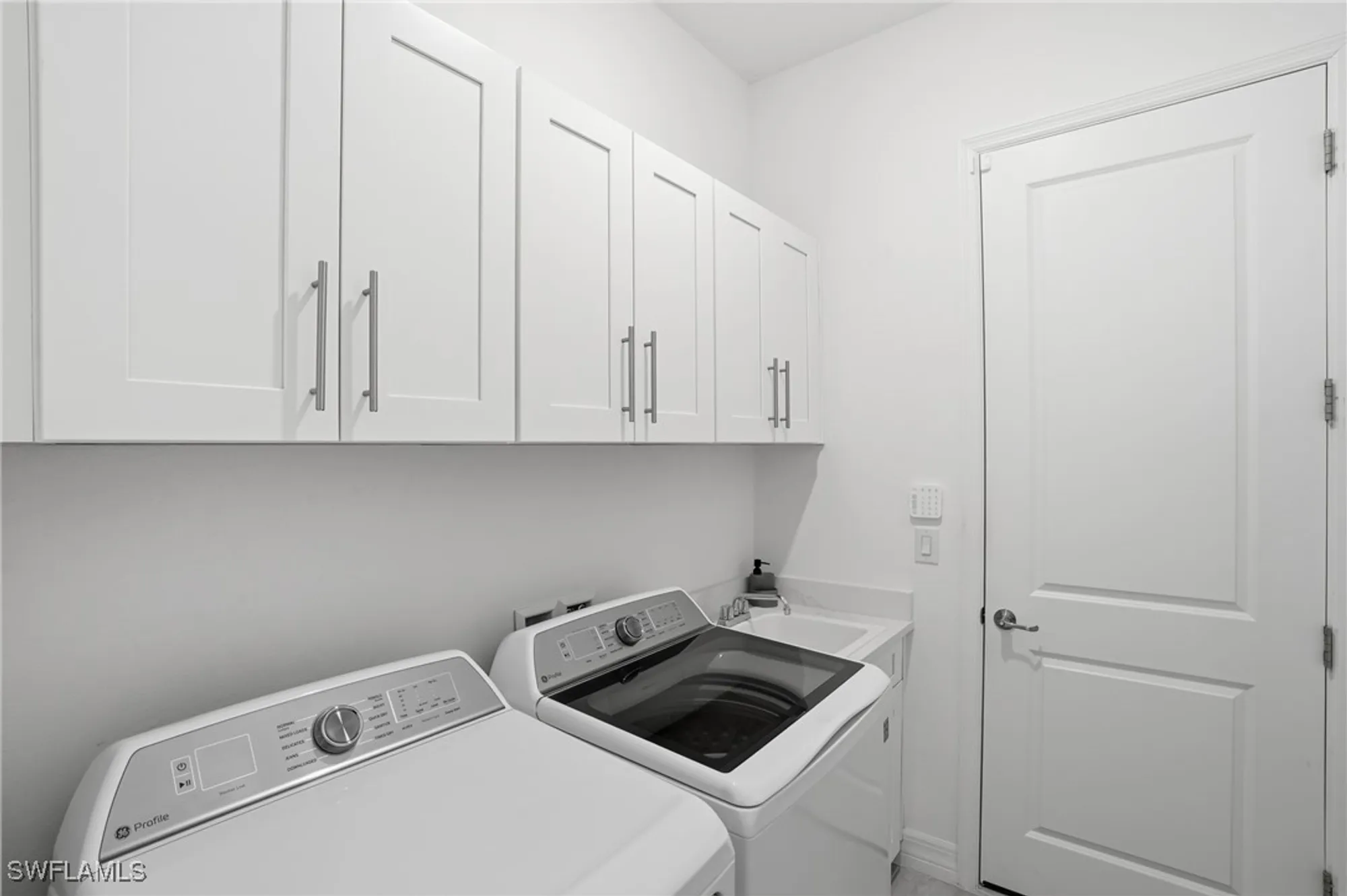 Property Slideshow image 33 of 50 | 13686 blue bay cir, Fort Myers, FL, 33913