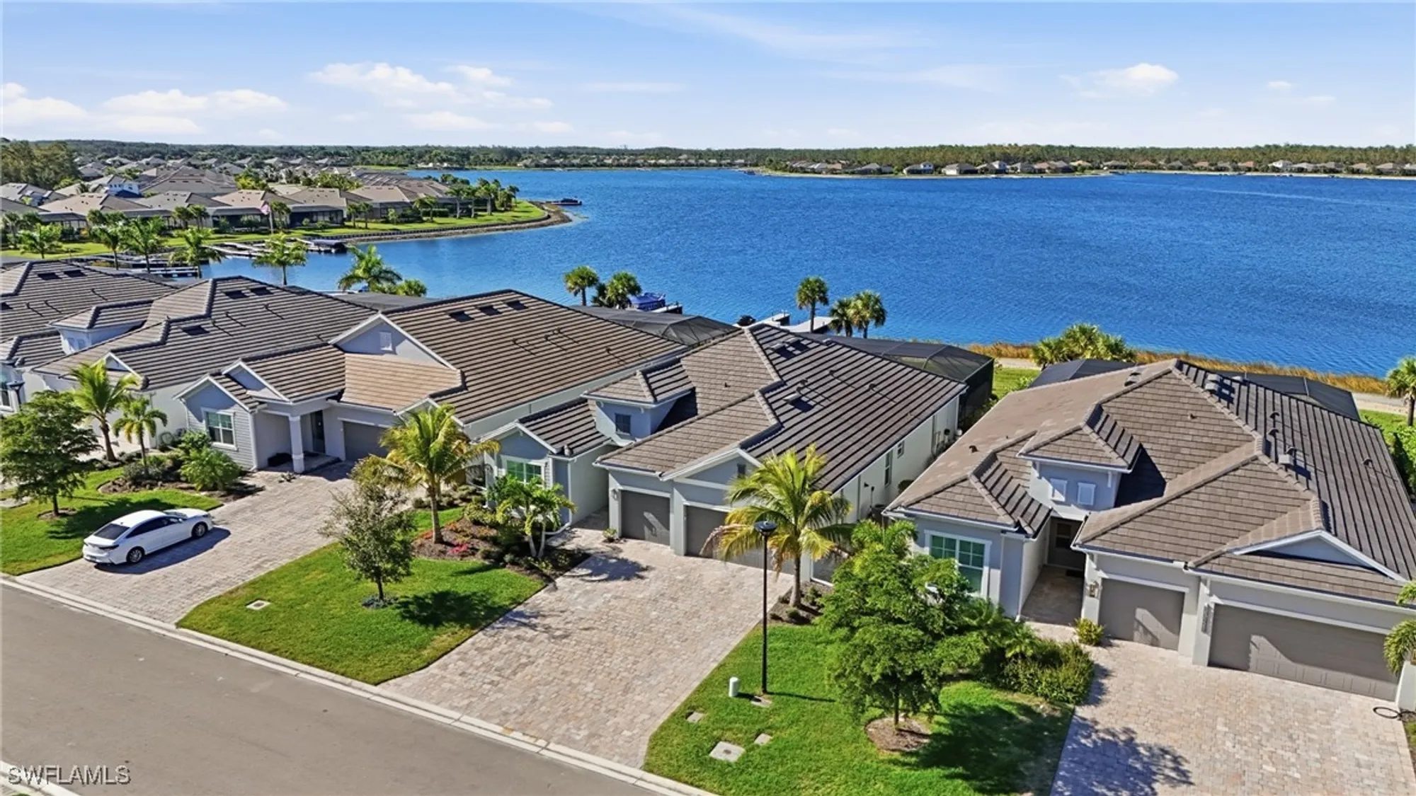 Property Slideshow image 5 of 50 | 13686 blue bay cir, Fort Myers, FL, 33913