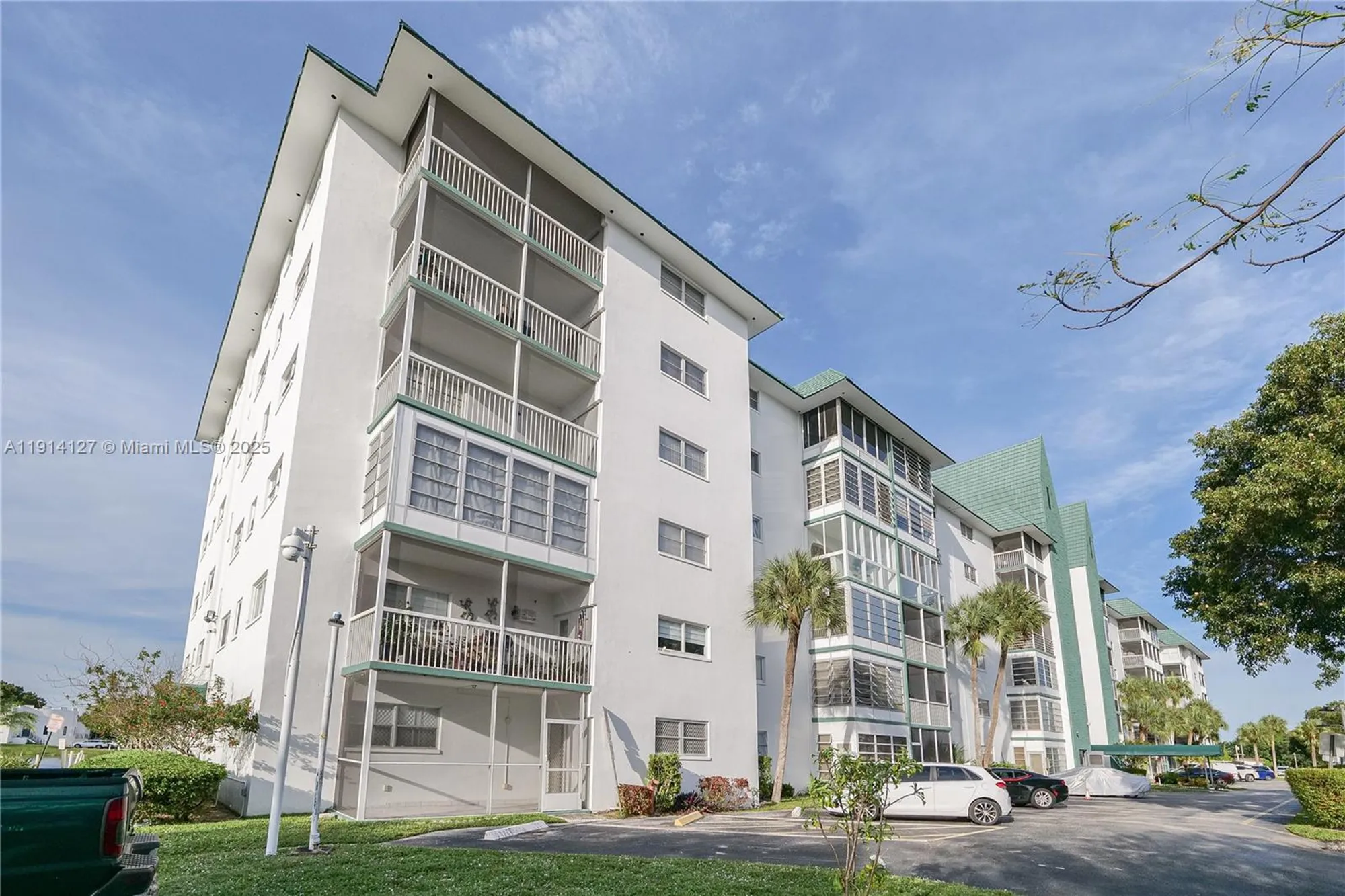 Property Slideshow image 24 of 34 | 4751 nw 21st st 515, Lauderhill, FL, 33313