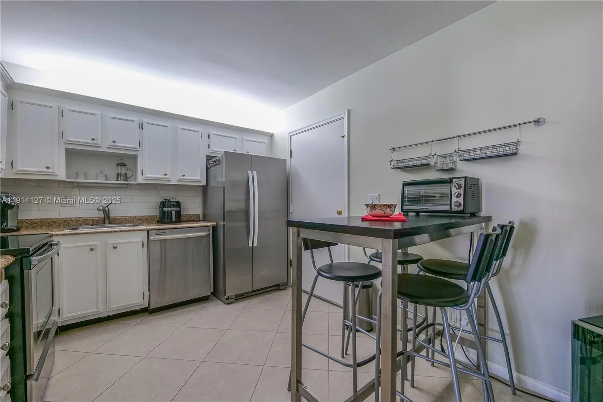 Property Slideshow image 7 of 34 | 4751 nw 21st st 515, Lauderhill, FL, 33313