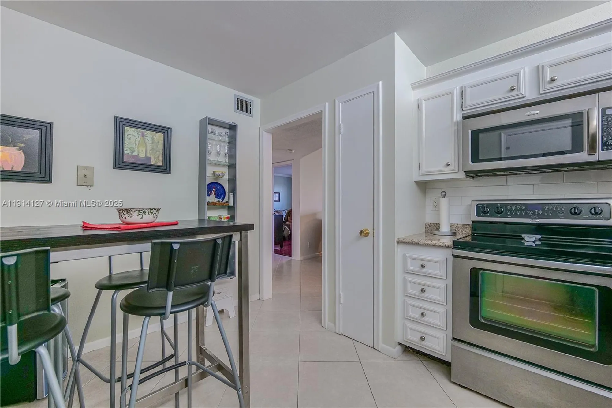 Property Slideshow image 8 of 34 | 4751 nw 21st st 515, Lauderhill, FL, 33313
