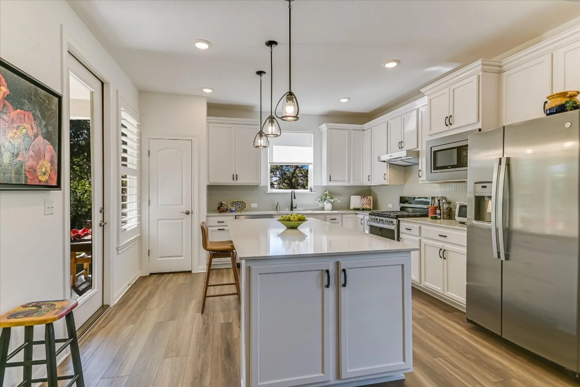 Property Slideshow image 10 of 32 | 811 saratoga ln, Georgetown, TX, 78633