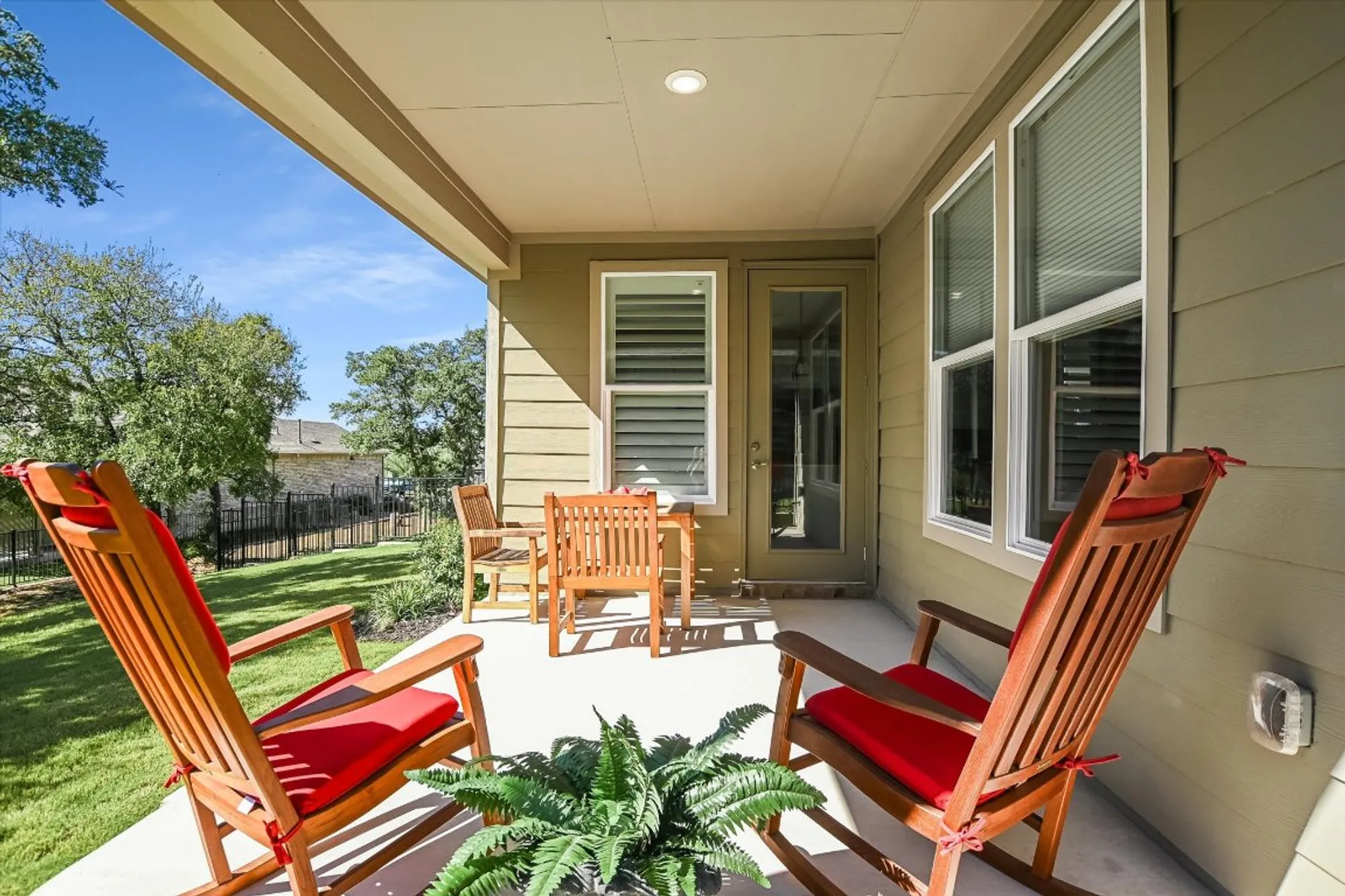 Property Slideshow image 4 of 32 | 811 saratoga ln, Georgetown, TX, 78633