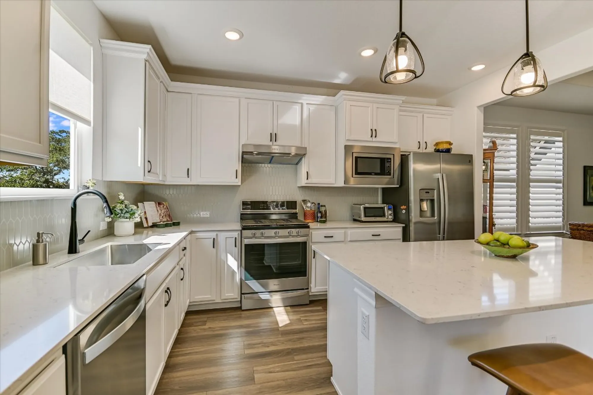 Property Slideshow image 5 of 32 | 811 saratoga ln, Georgetown, TX, 78633