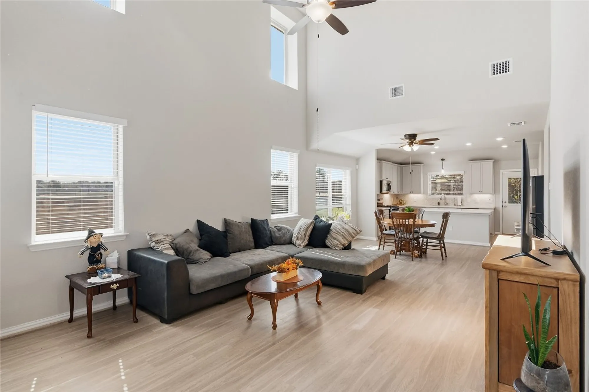 Property Slideshow image 8 of 30 | 605 jaboncillo st, New Braunfels, TX, 78132