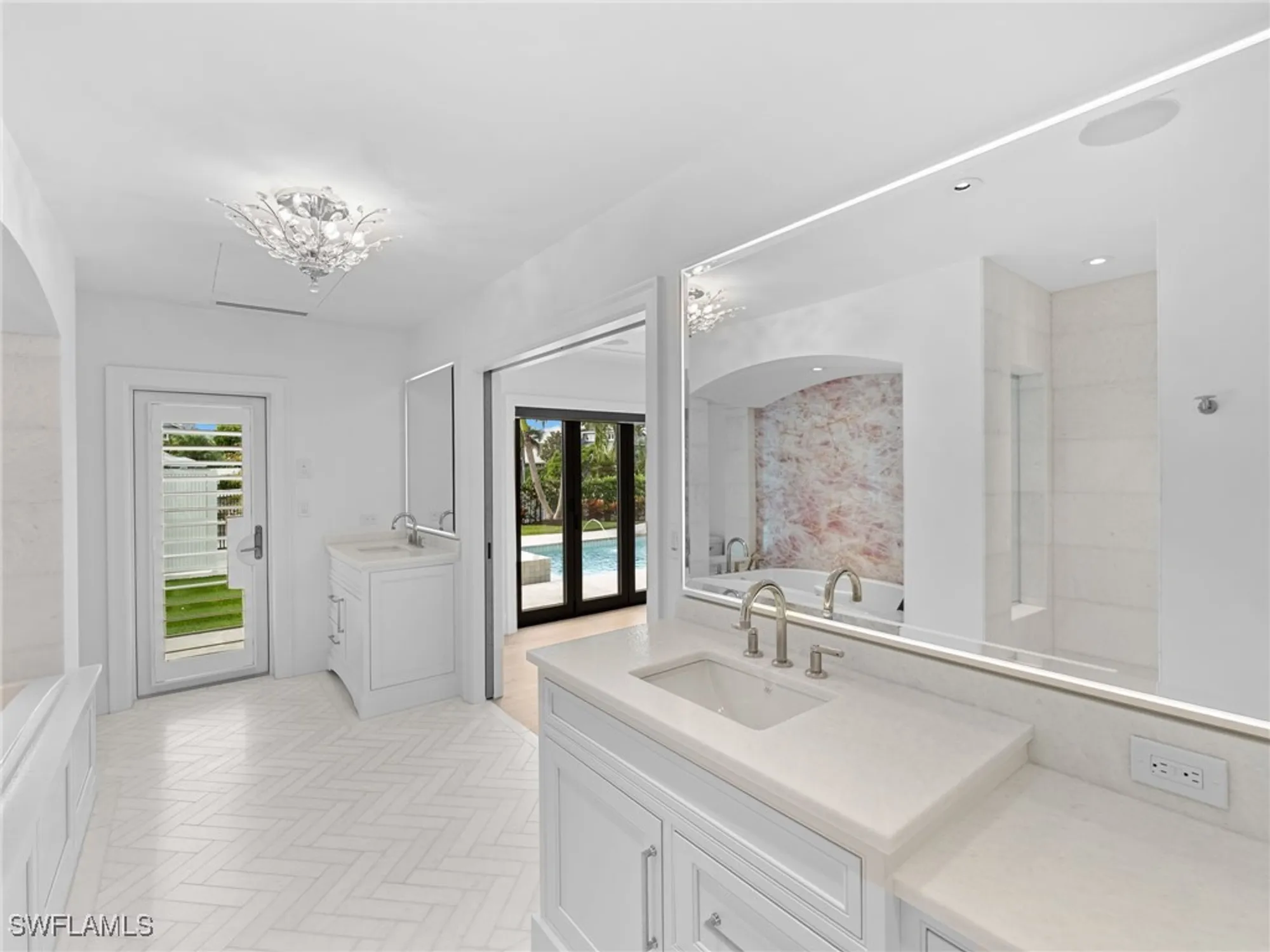 Property Slideshow image 11 of 34 | 572 tierra mar ln # 19, Naples, FL, 34108