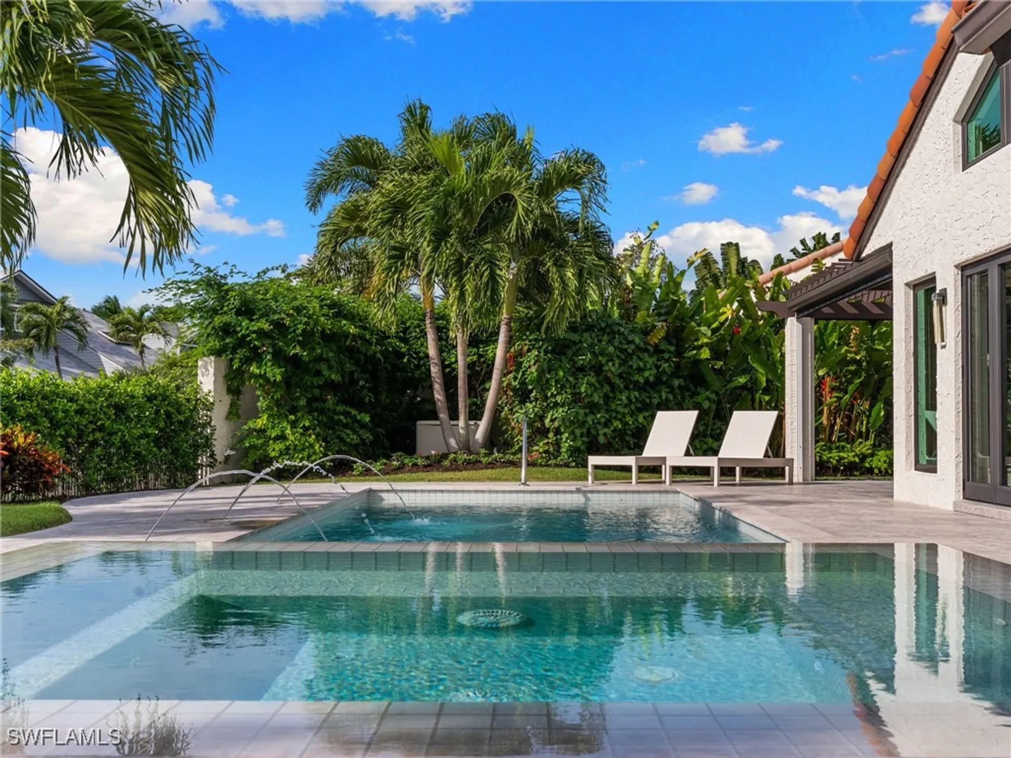 Property Slideshow image 25 of 34 | 572 tierra mar ln # 19, Naples, FL, 34108