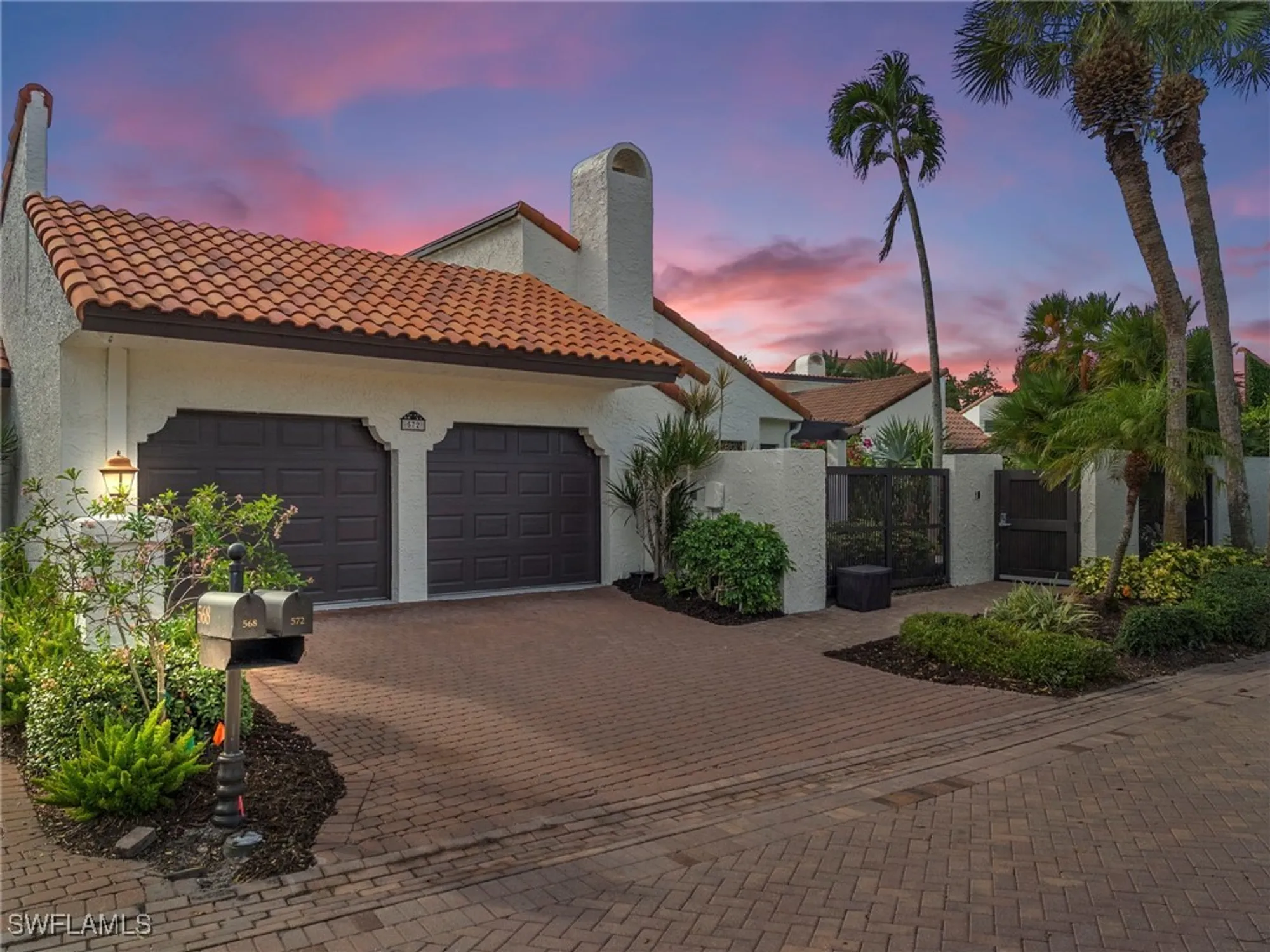 Property Slideshow image 2 of 34 | 572 tierra mar ln # 19, Naples, FL, 34108