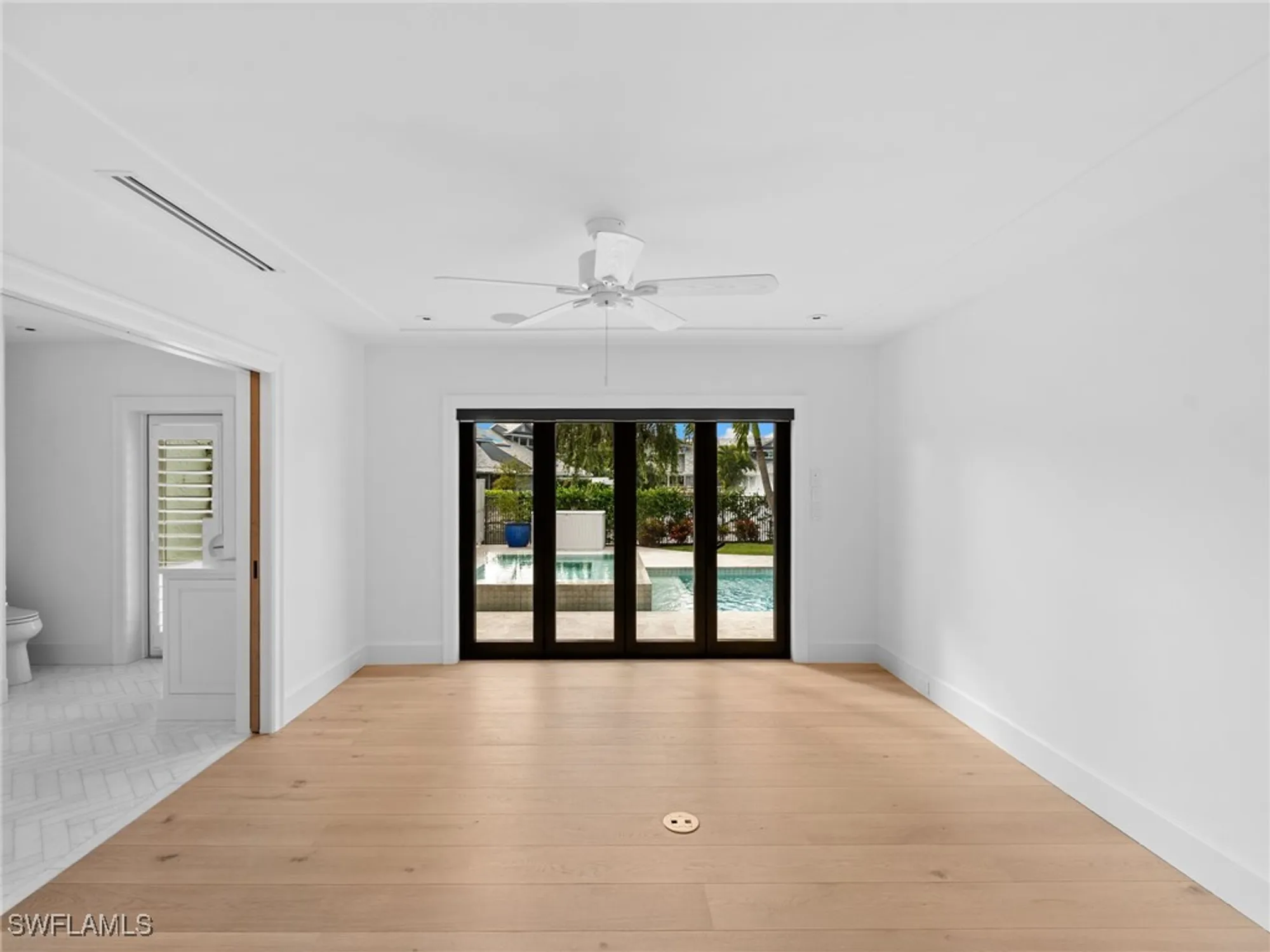 Property Slideshow image 9 of 34 | 572 tierra mar ln # 19, Naples, FL, 34108