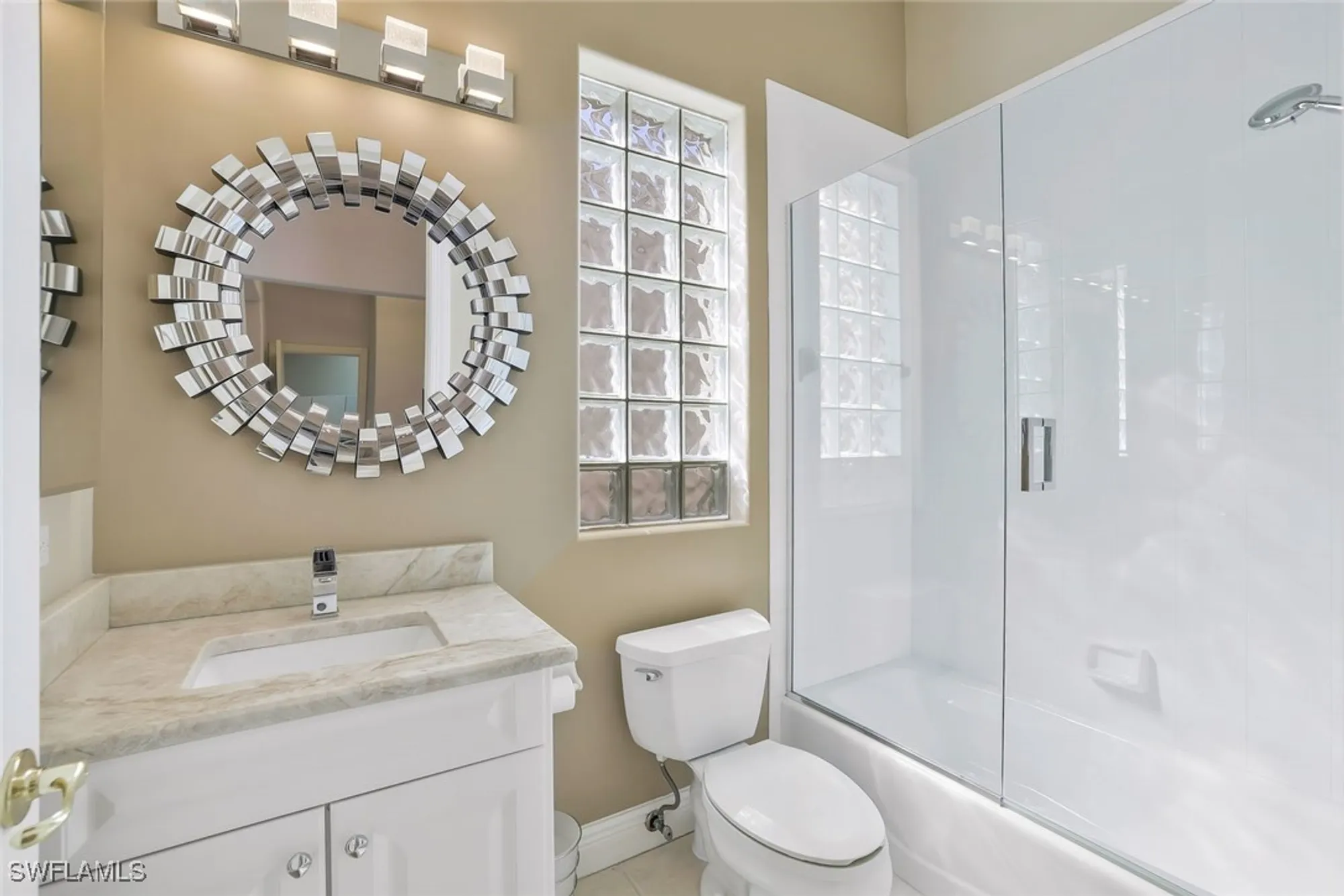 Property Slideshow image 16 of 29 | 910 villa florenza dr, Naples, FL, 34119