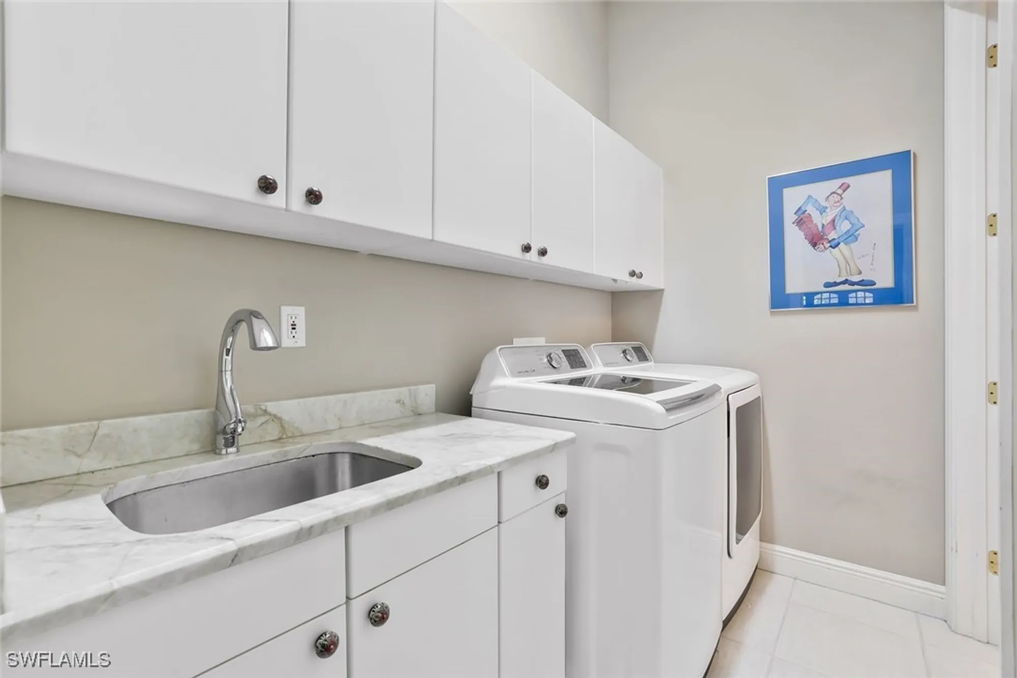 Property Slideshow image 18 of 29 | 910 villa florenza dr, Naples, FL, 34119