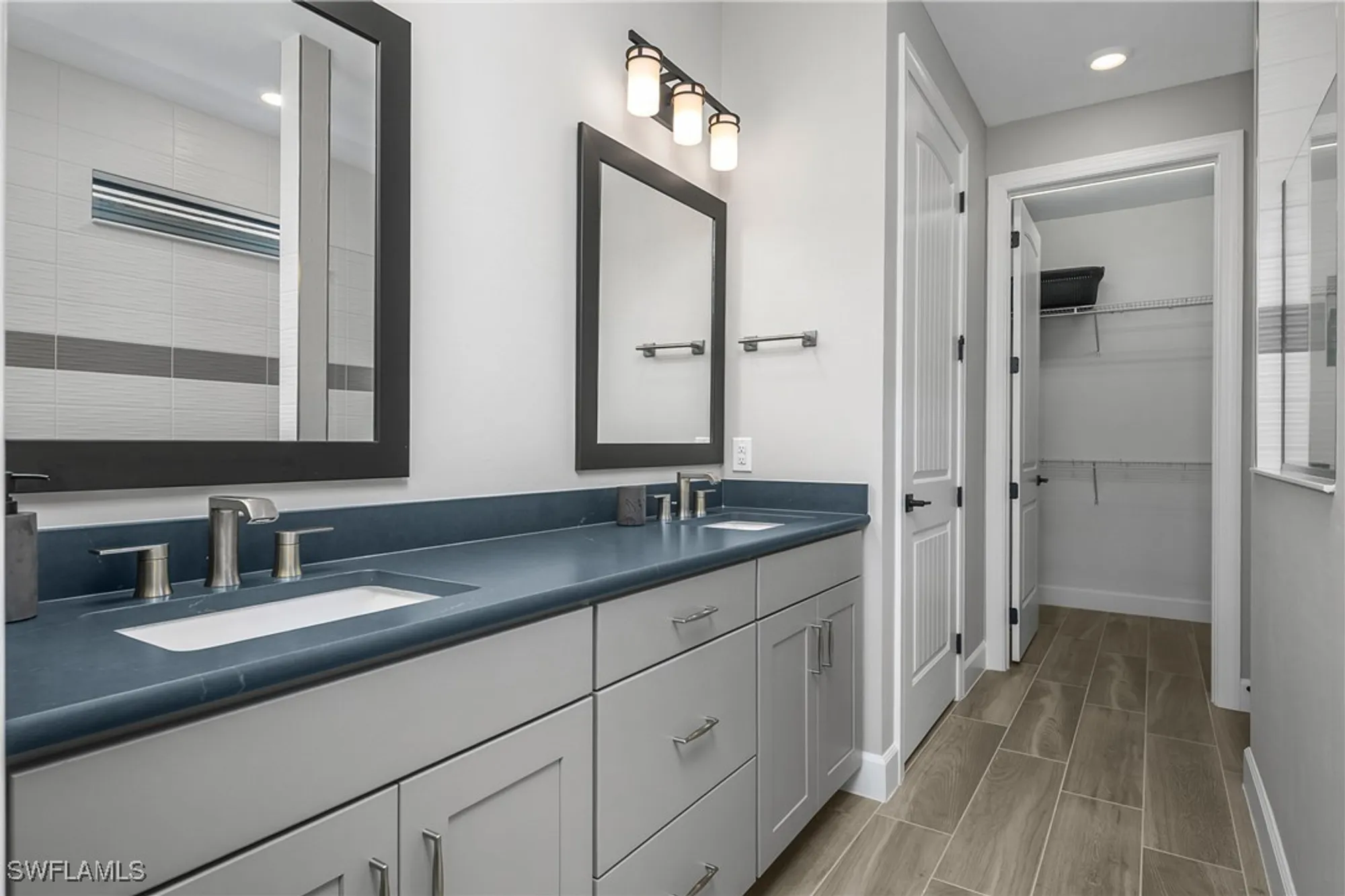 Property Slideshow image 28 of 48 | 19228 aqua shore dr, Fort Myers, FL, 33913