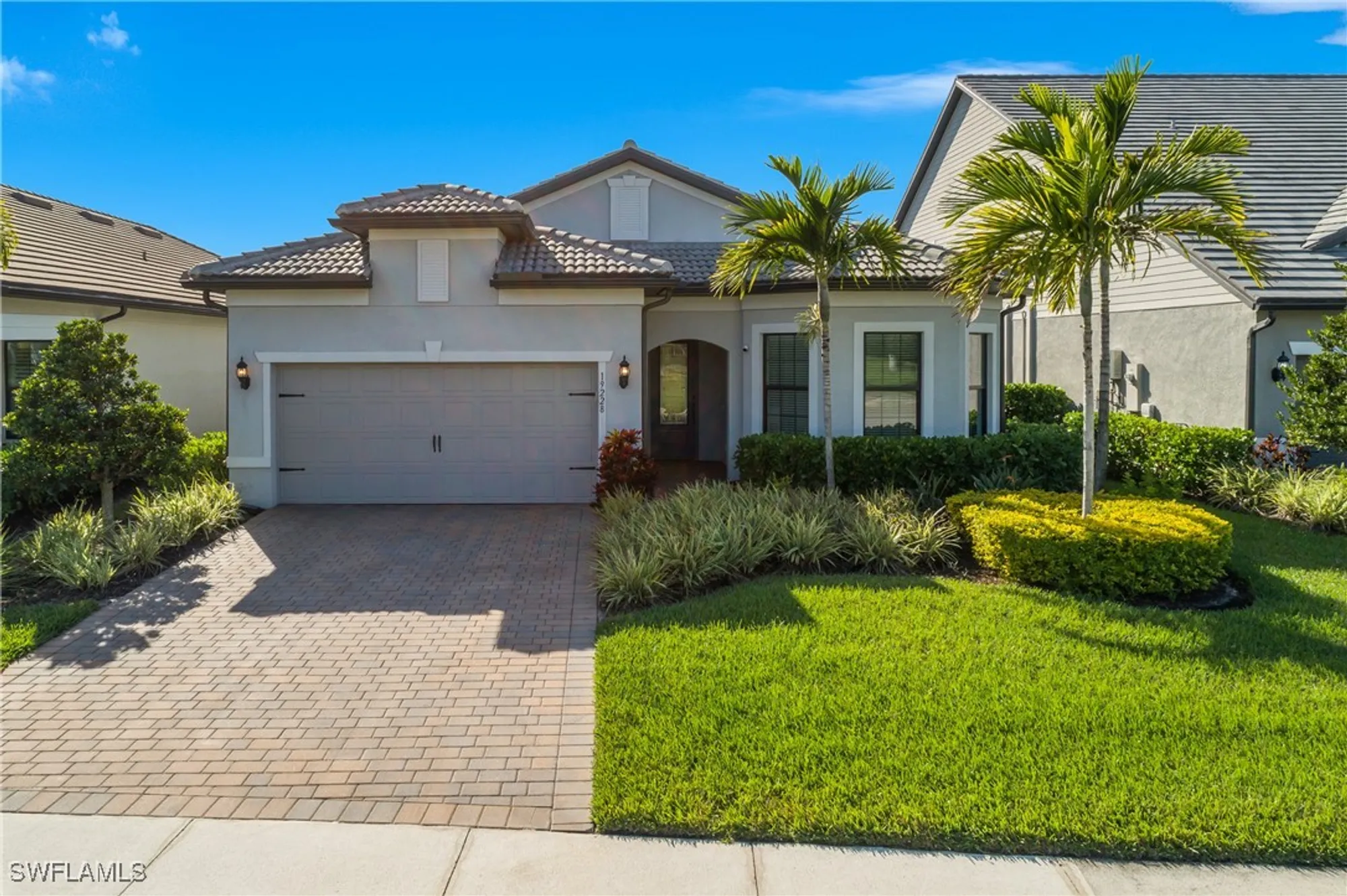 Property Slideshow image 36 of 48 | 19228 aqua shore dr, Fort Myers, FL, 33913