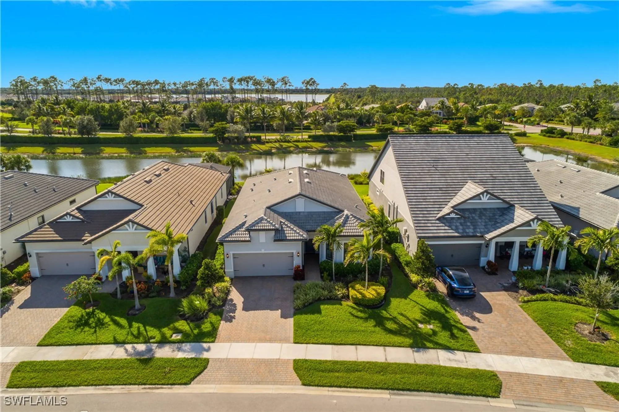 Property Slideshow image 38 of 48 | 19228 aqua shore dr, Fort Myers, FL, 33913