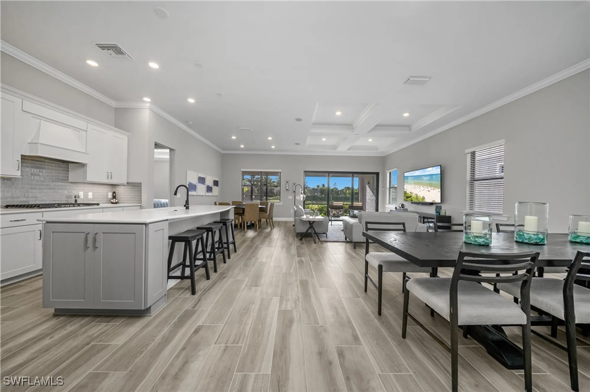 Property Slideshow image 9 of 48 | 19228 aqua shore dr, Fort Myers, FL, 33913