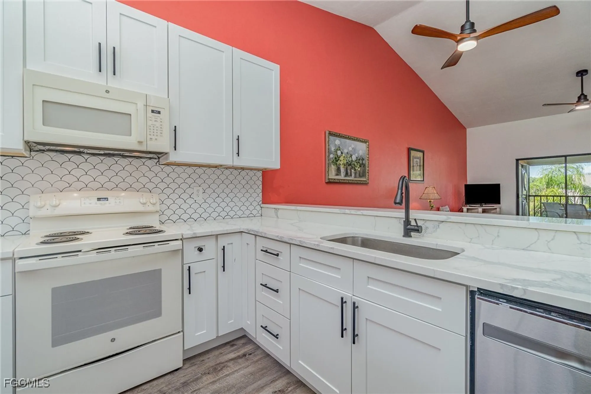 Property Slideshow image 14 of 28 | 13120 cross creek blvd 208, Fort Myers, FL, 33912