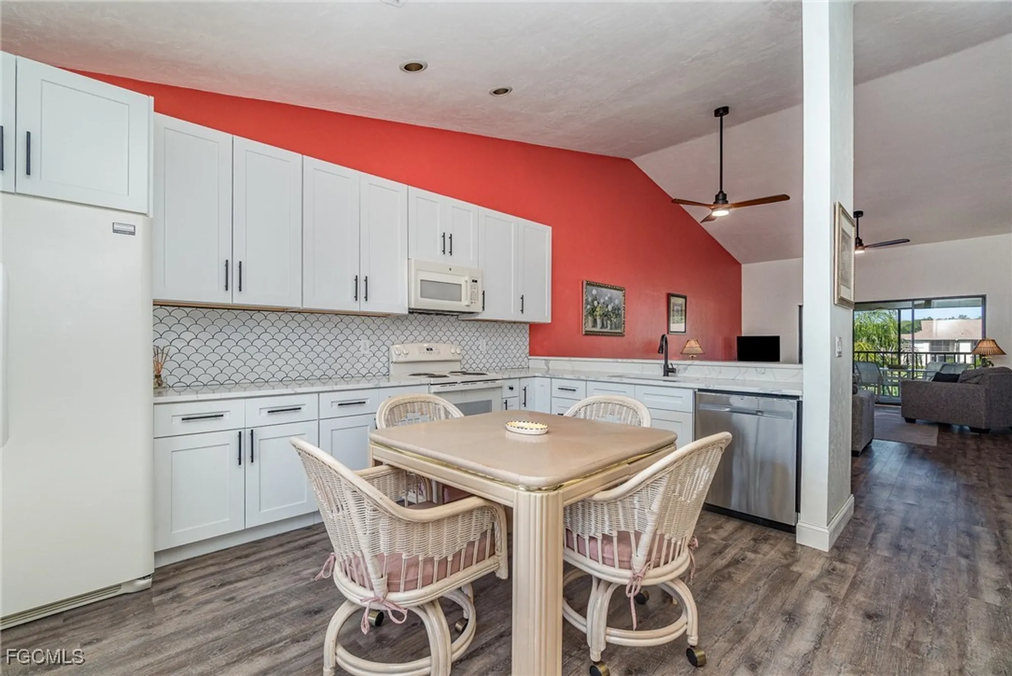 Property Slideshow image 11 of 28 | 13120 cross creek blvd 208, Fort Myers, FL, 33912
